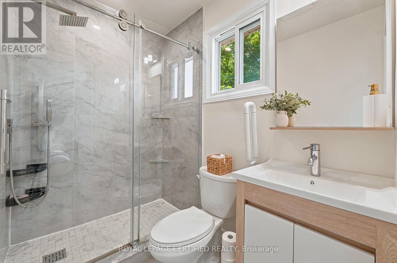 3135 Shadetree Drive, Mississauga, ON - Indoor Photo Showing Bathroom