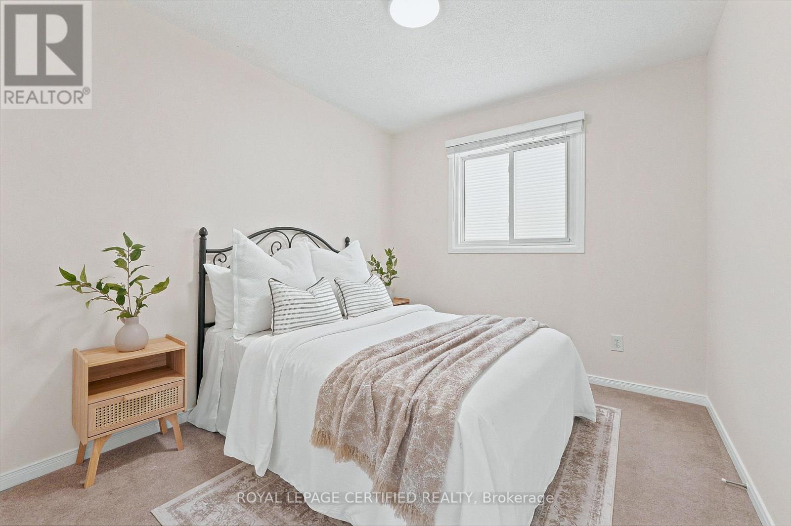 3135 Shadetree Drive, Mississauga, ON - Indoor Photo Showing Bedroom