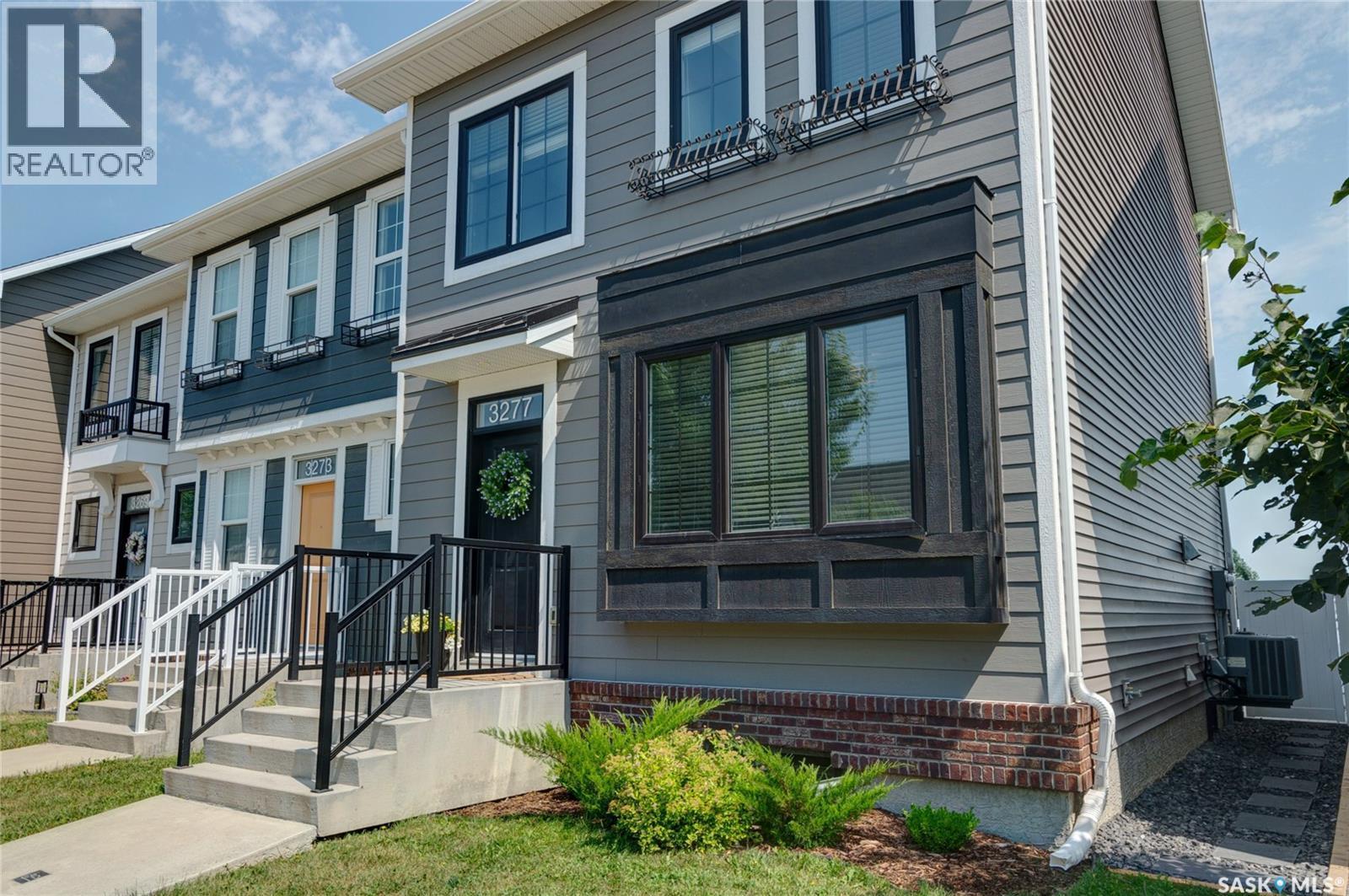 3277 Chuka Boulevard, Regina, SK - Outdoor With Deck Patio Veranda