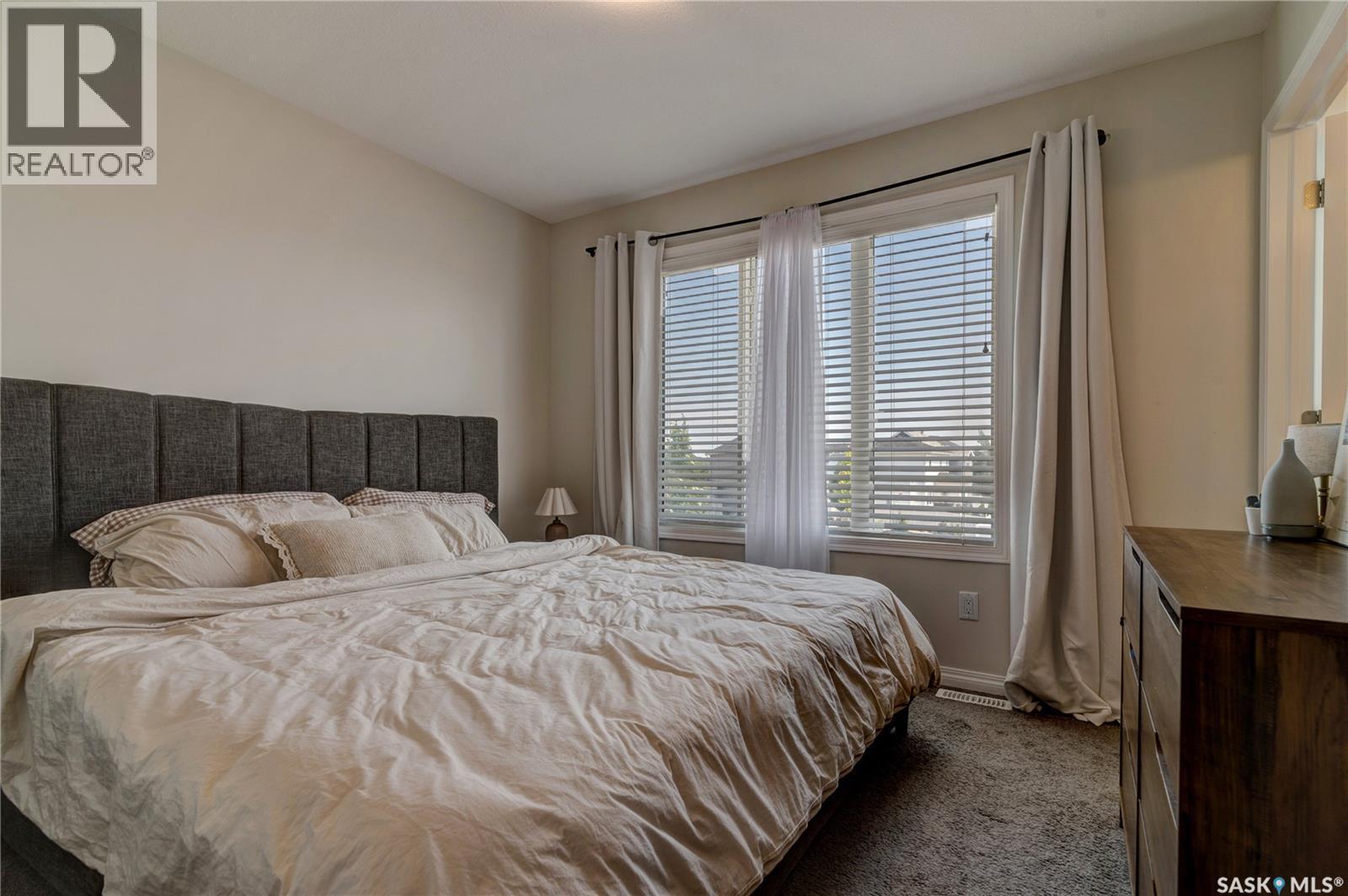 3277 Chuka Boulevard, Regina, SK - Indoor Photo Showing Bedroom