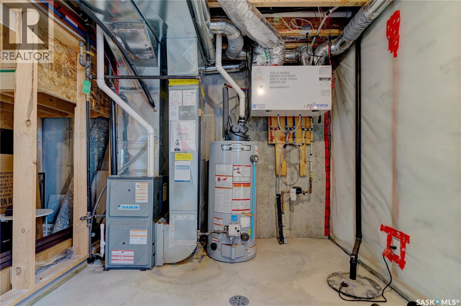 3277 Chuka Boulevard, Regina, SK - Indoor Photo Showing Basement