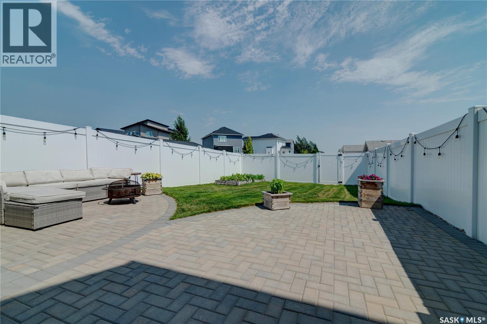 3277 Chuka Boulevard, Regina, SK - Outdoor