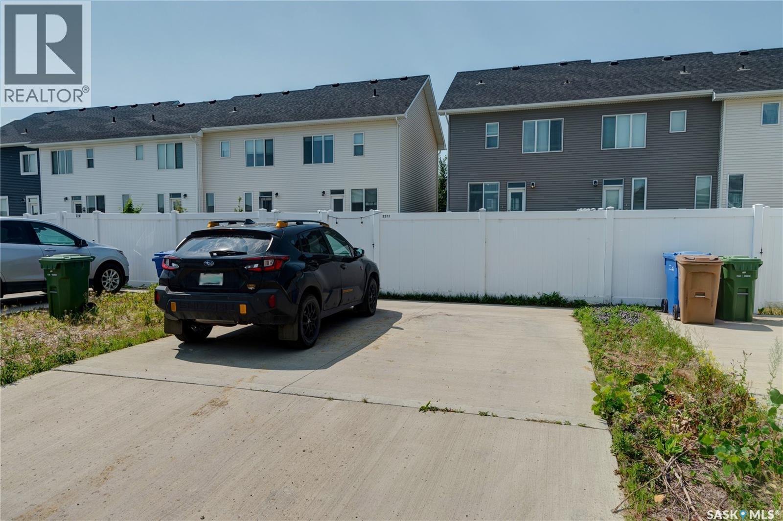 3277 Chuka Boulevard, Regina, SK - Outdoor