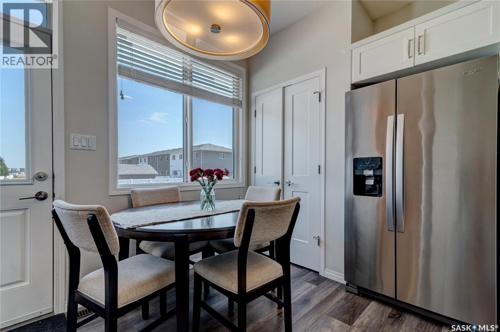 3277 Chuka Boulevard, Regina, SK - Indoor Photo Showing Dining Room