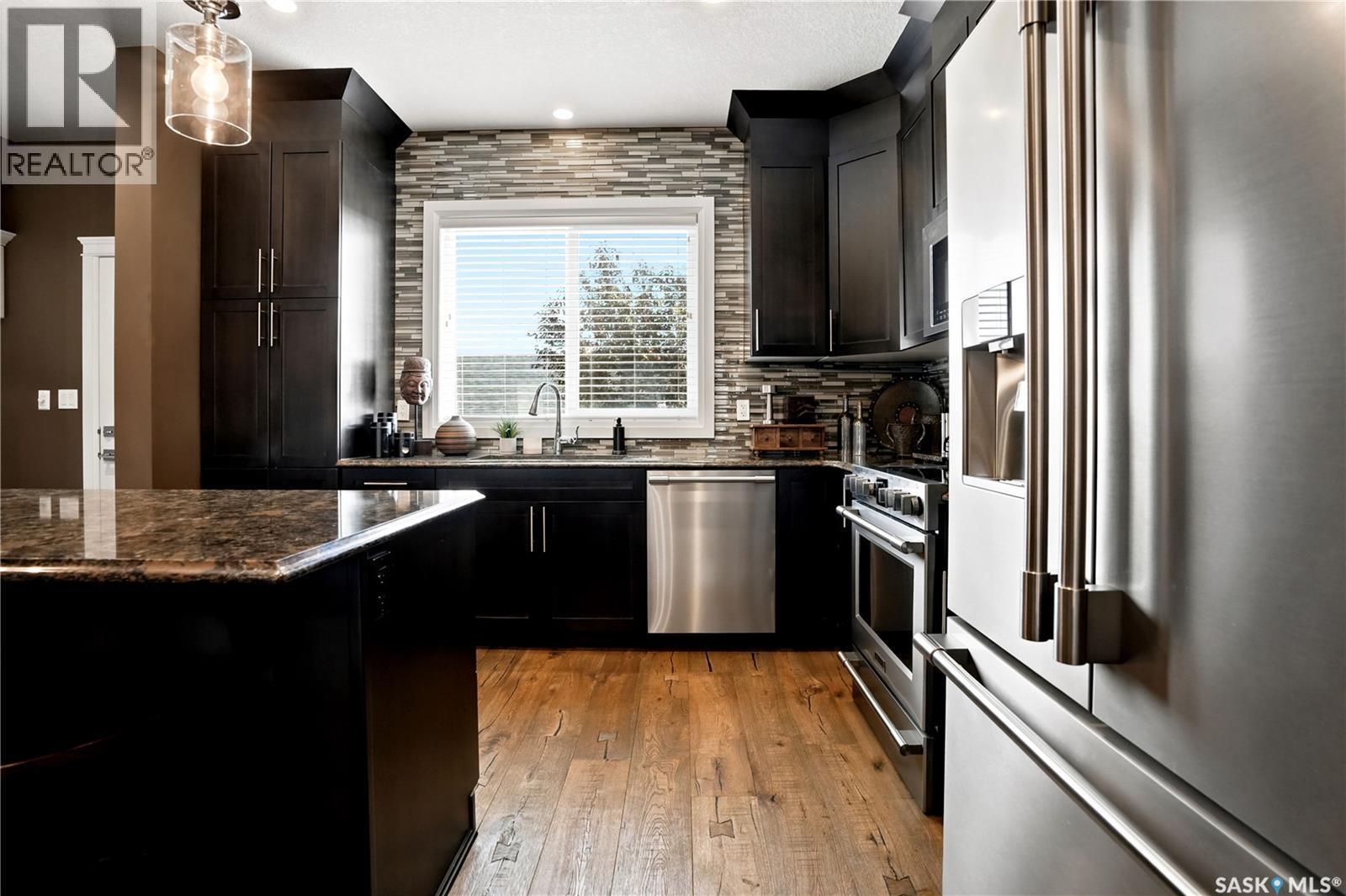 5413 Green Silverberry Drive E, Regina, SK - Indoor Photo Showing Kitchen With Stainless Steel Kitchen With Upgraded Kitchen