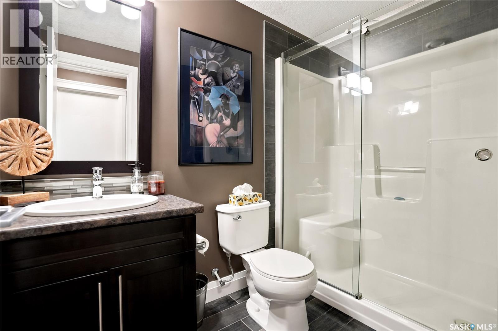 5413 Green Silverberry Drive E, Regina, SK - Indoor Photo Showing Bathroom