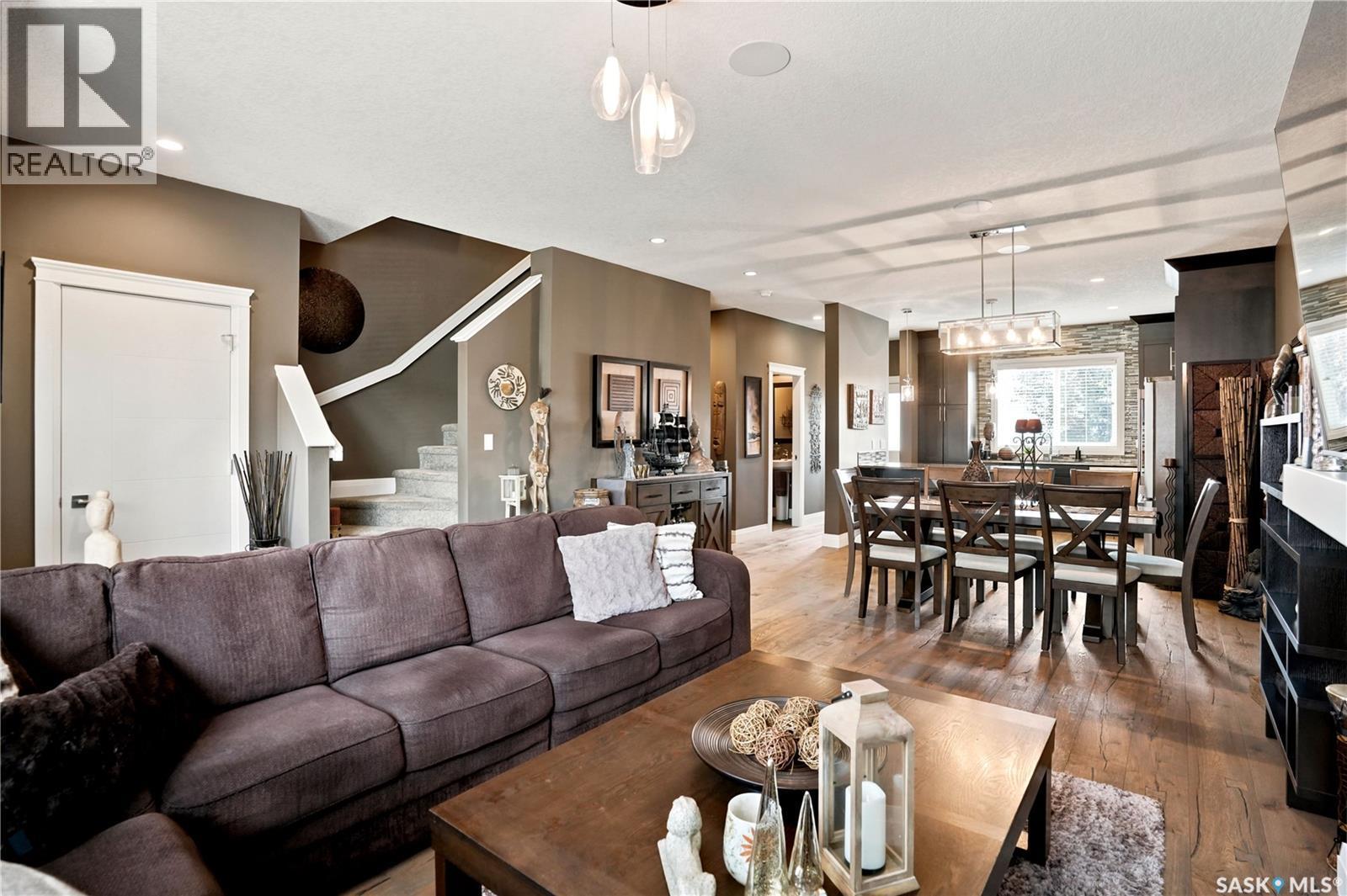 5413 Green Silverberry Drive E, Regina, SK - Indoor Photo Showing Living Room