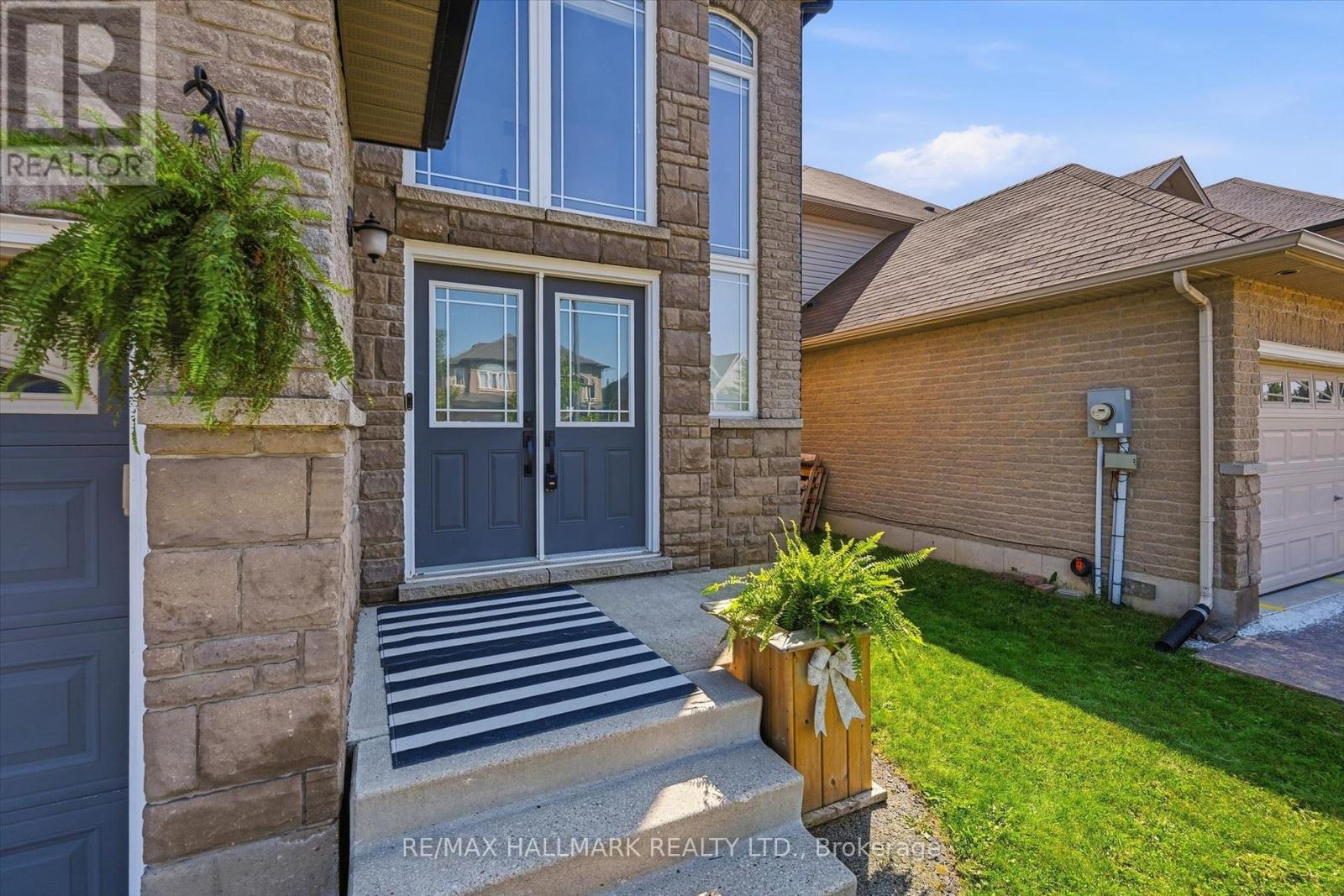 1334 Upper Paradise Road, Hamilton, ON - Outdoor