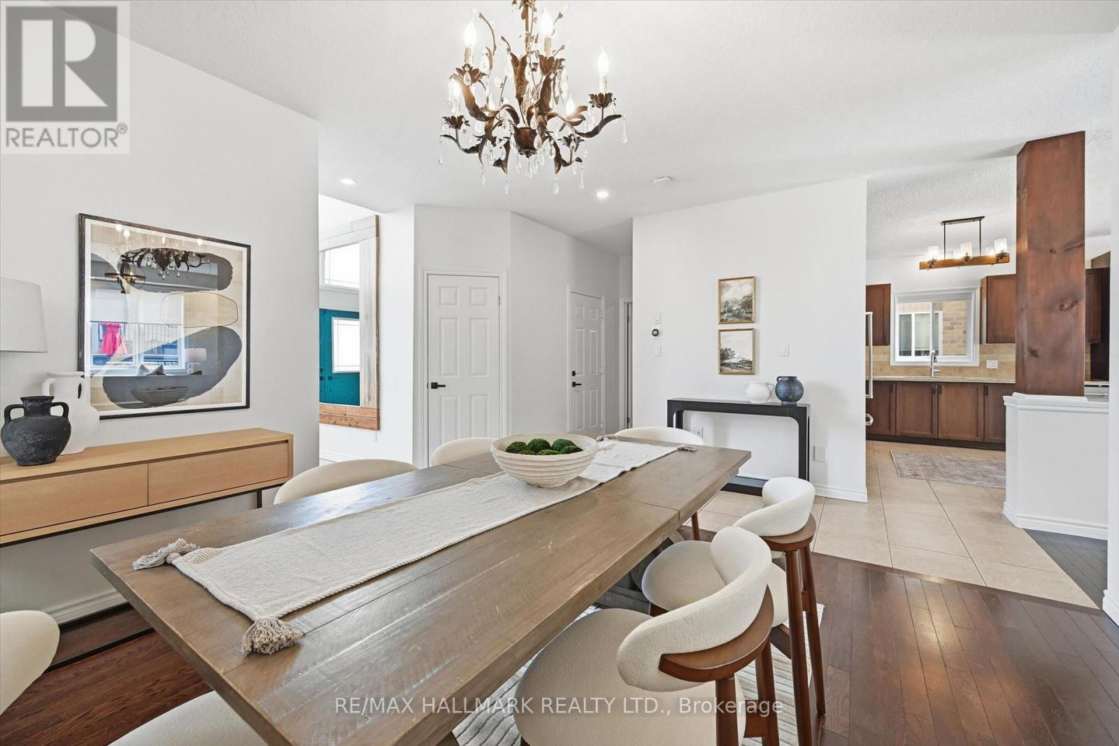 1334 Upper Paradise Road, Hamilton, ON - Indoor Photo Showing Dining Room