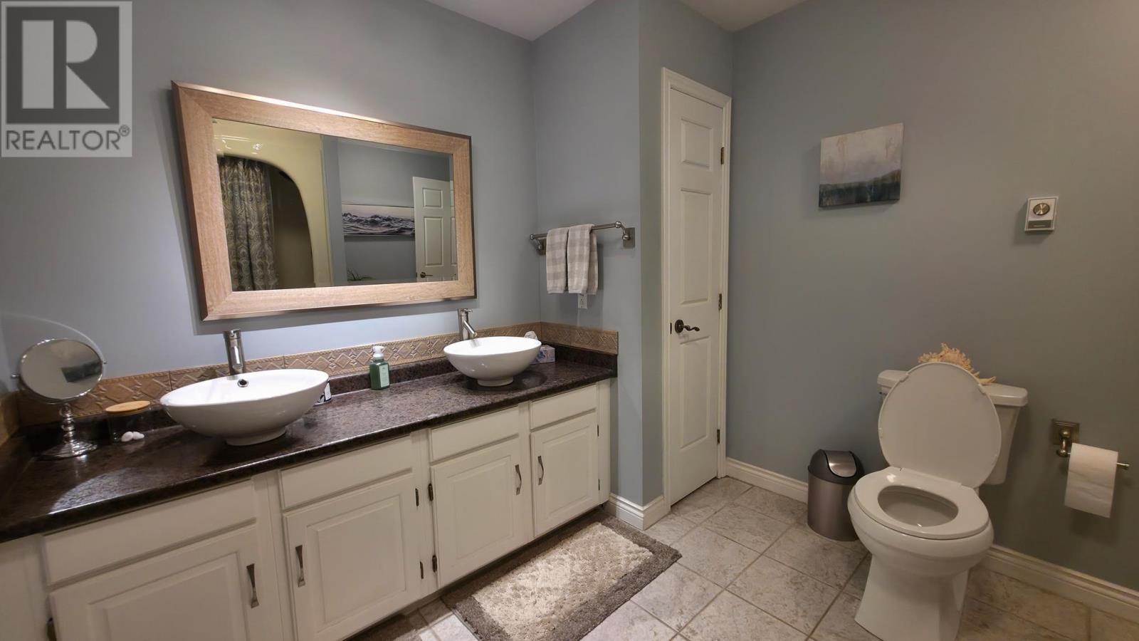 823 Fourth Lin E, Sault Ste. Marie, ON - Indoor Photo Showing Bathroom