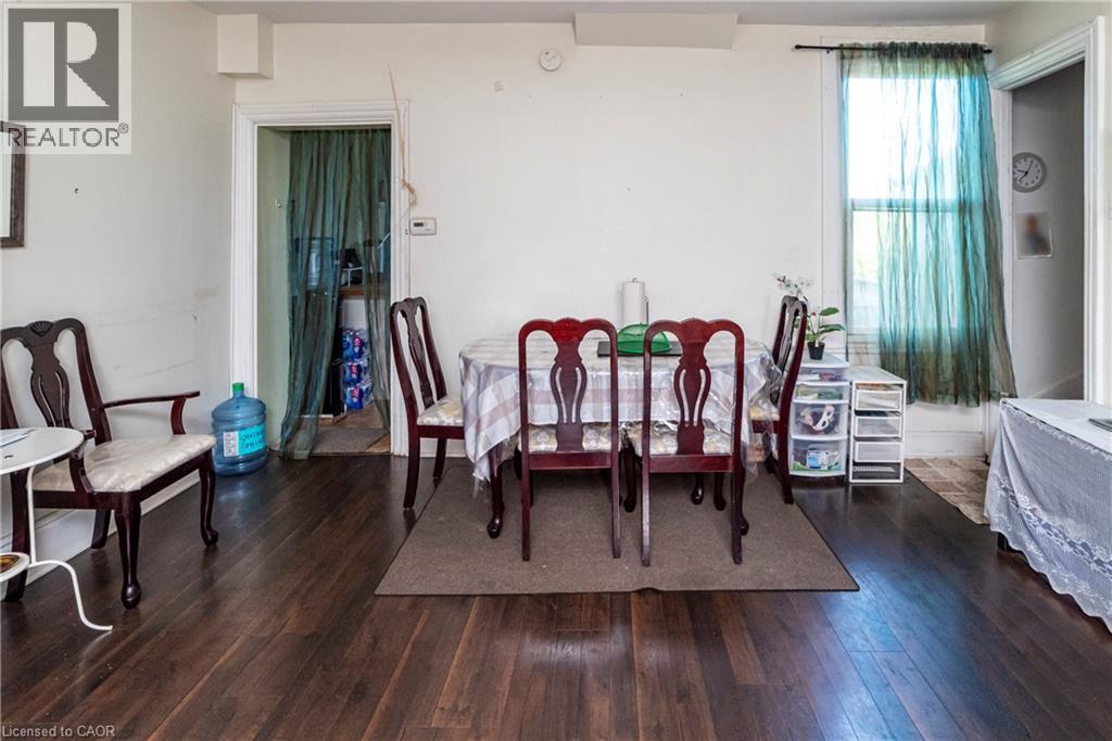 33 Railway Street, Hamilton, ON - Indoor Photo Showing Dining Room