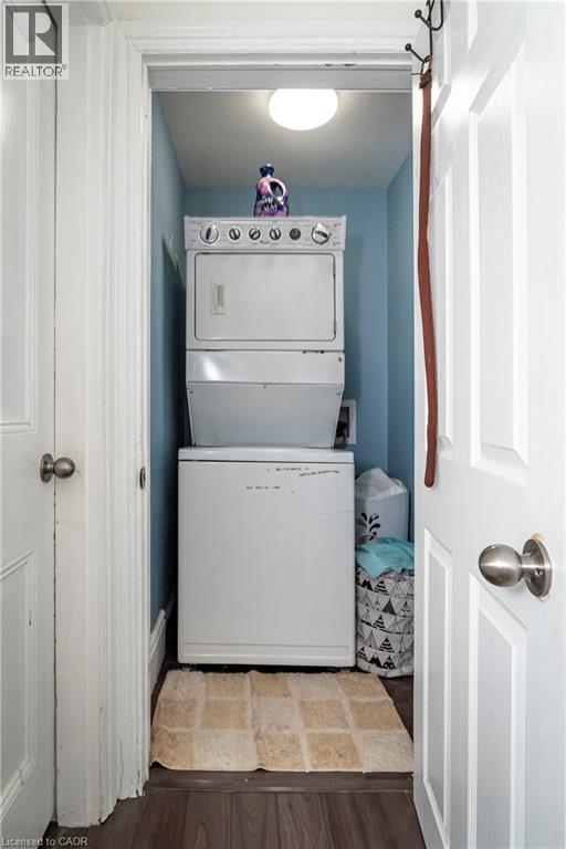 33 Railway Street, Hamilton, ON - Indoor Photo Showing Laundry Room