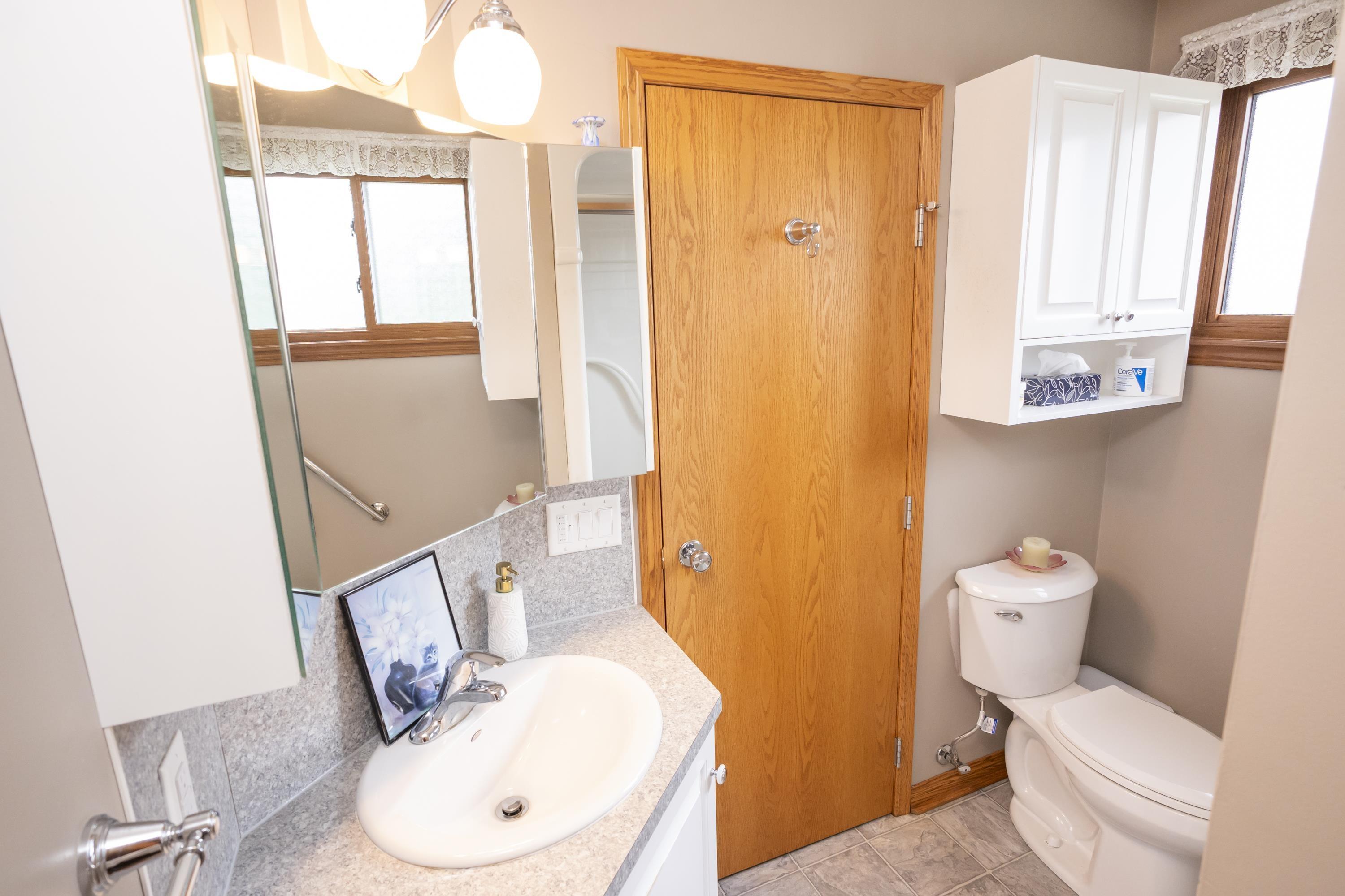 236 Poplar Ave, Thunder Bay, ON - Indoor Photo Showing Bathroom