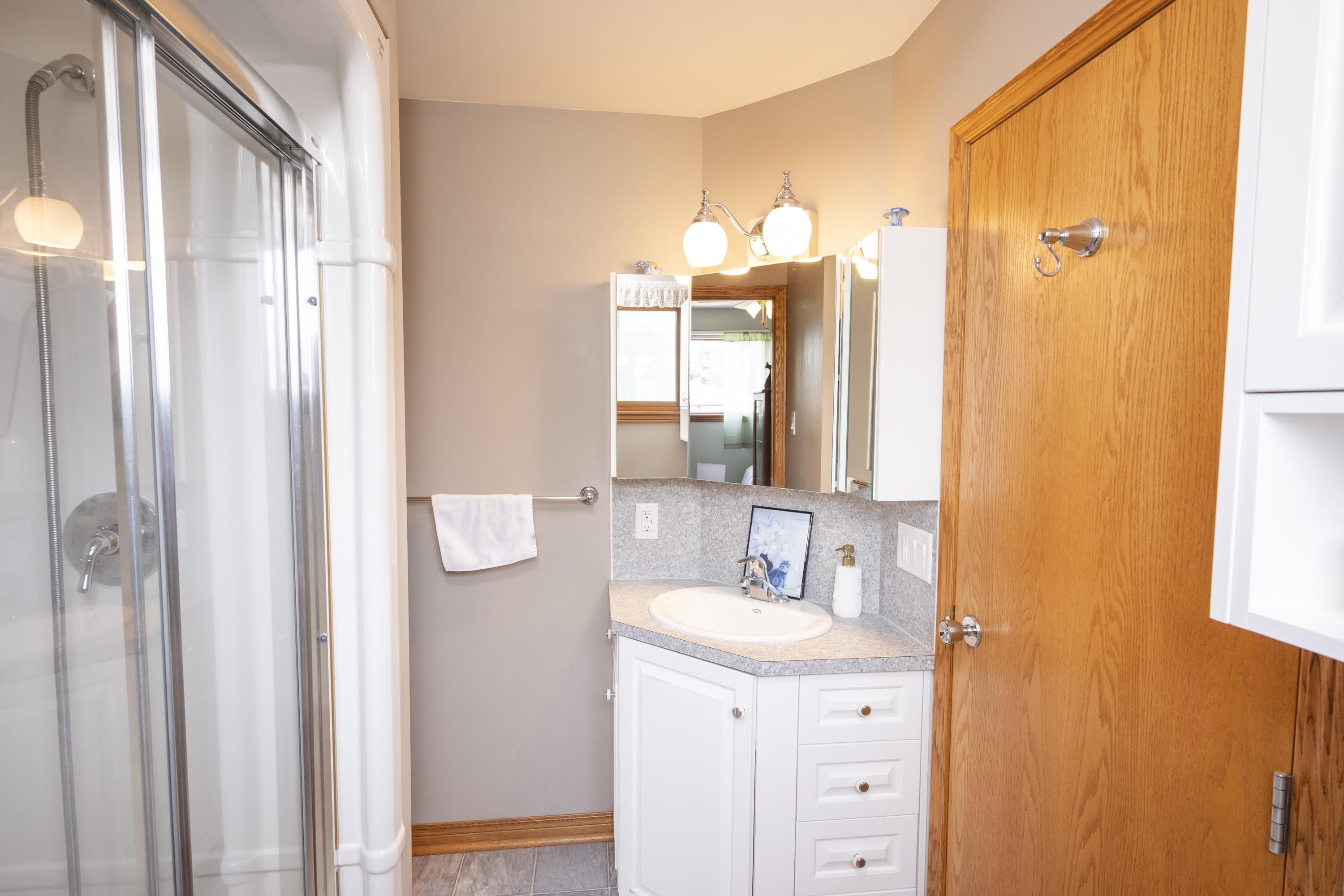 236 Poplar Ave, Thunder Bay, ON - Indoor Photo Showing Bathroom