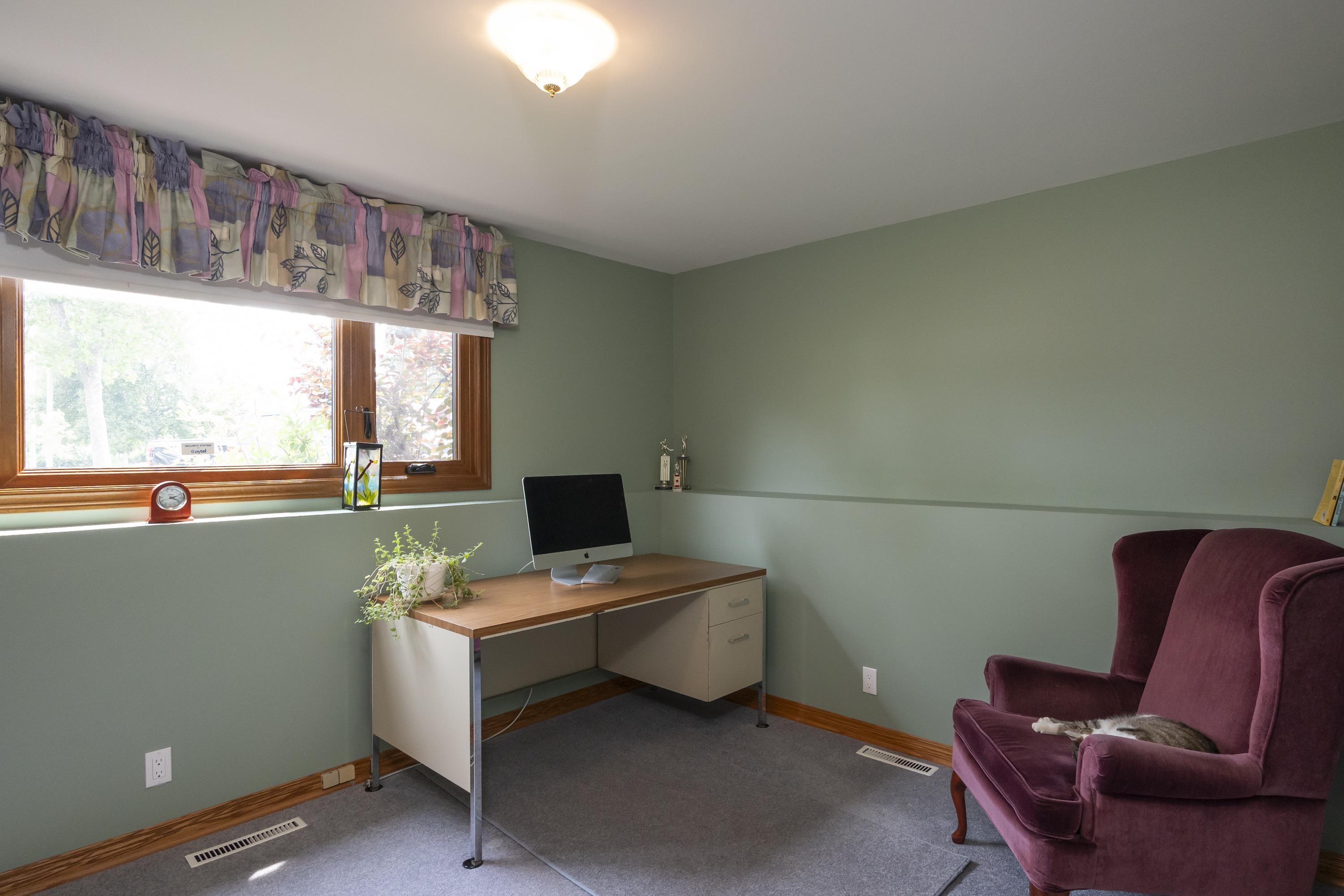 236 Poplar Ave, Thunder Bay, ON - Indoor Photo Showing Office