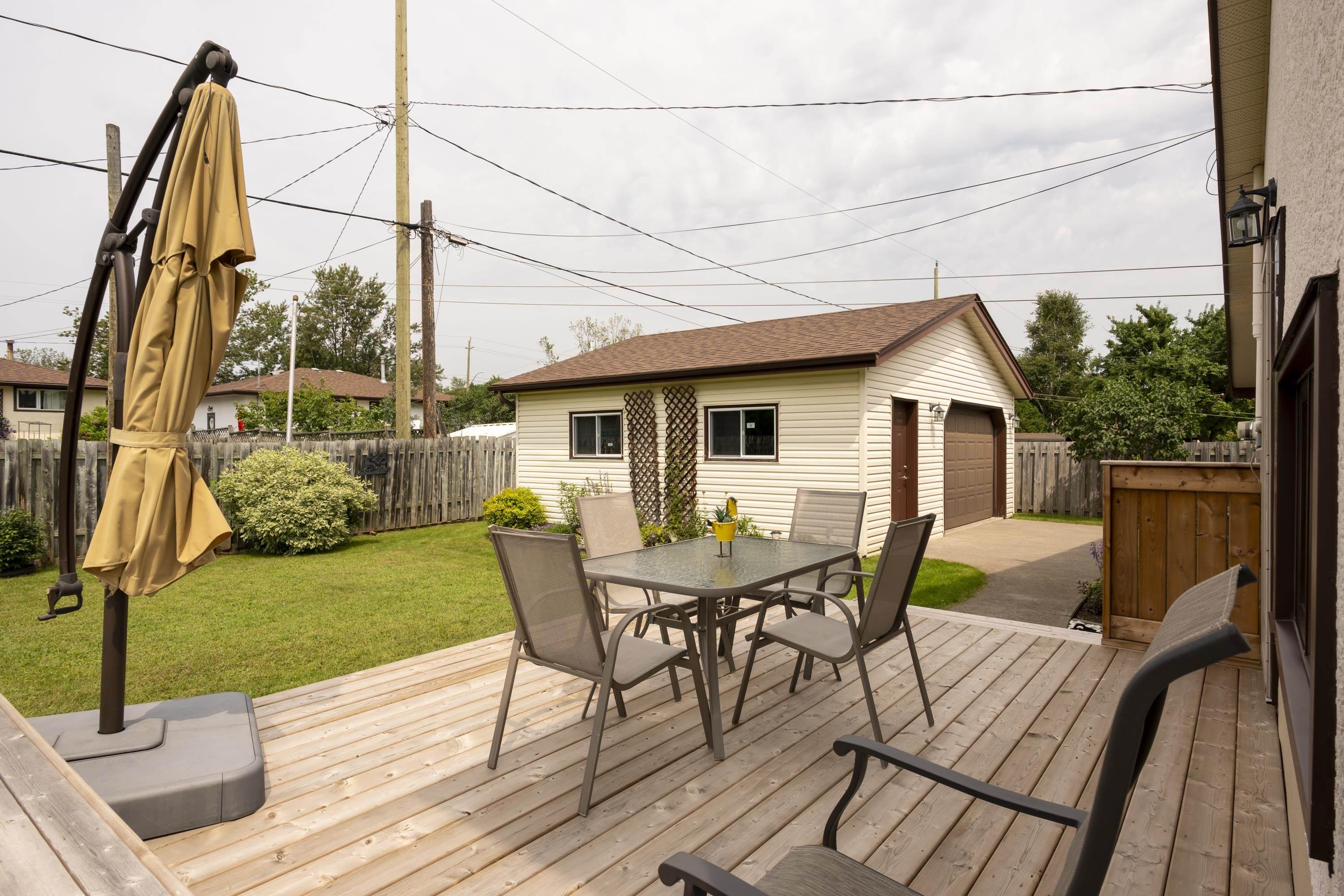 236 Poplar Ave, Thunder Bay, ON - Outdoor With Deck Patio Veranda With Exterior