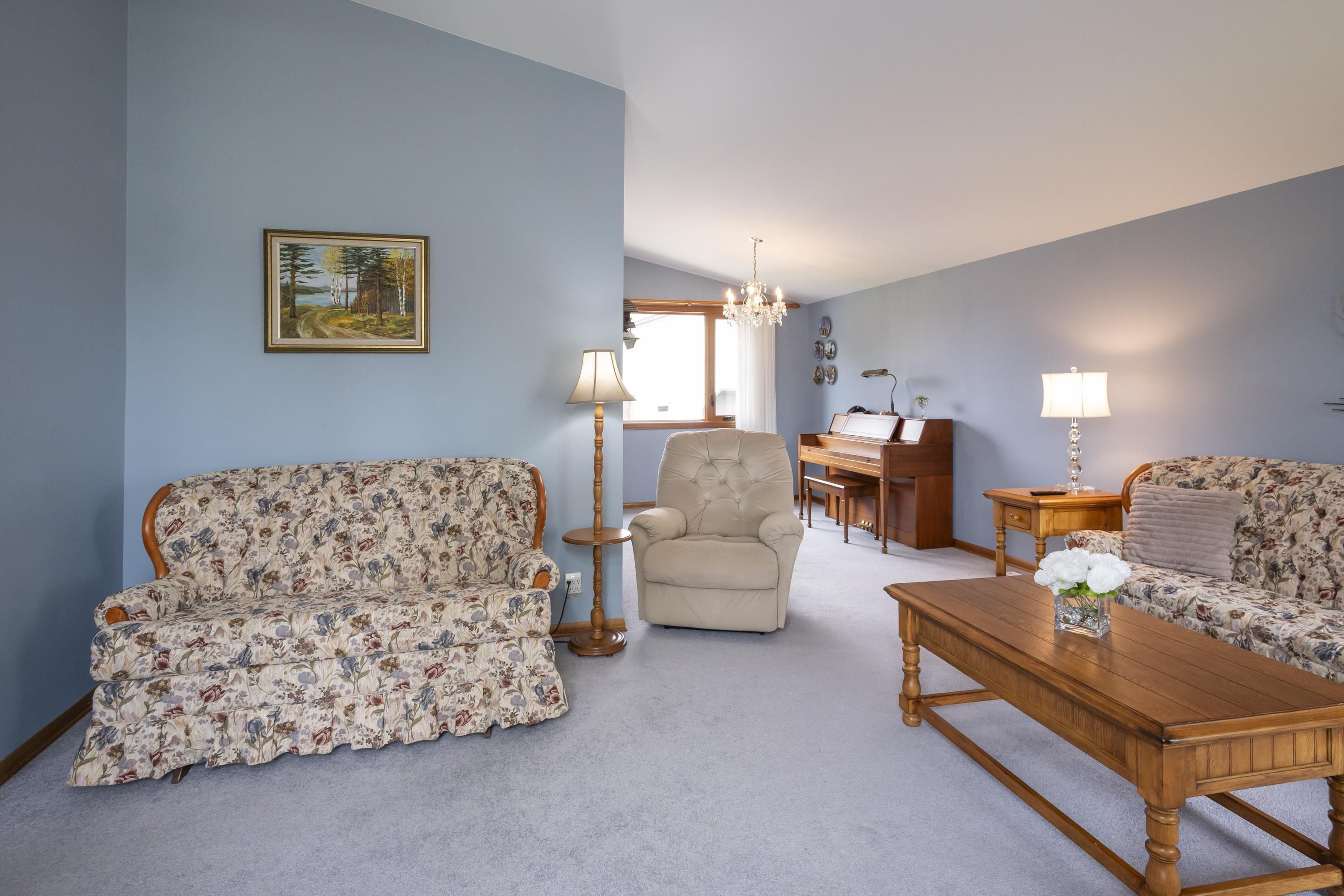 236 Poplar Ave, Thunder Bay, ON - Indoor Photo Showing Living Room