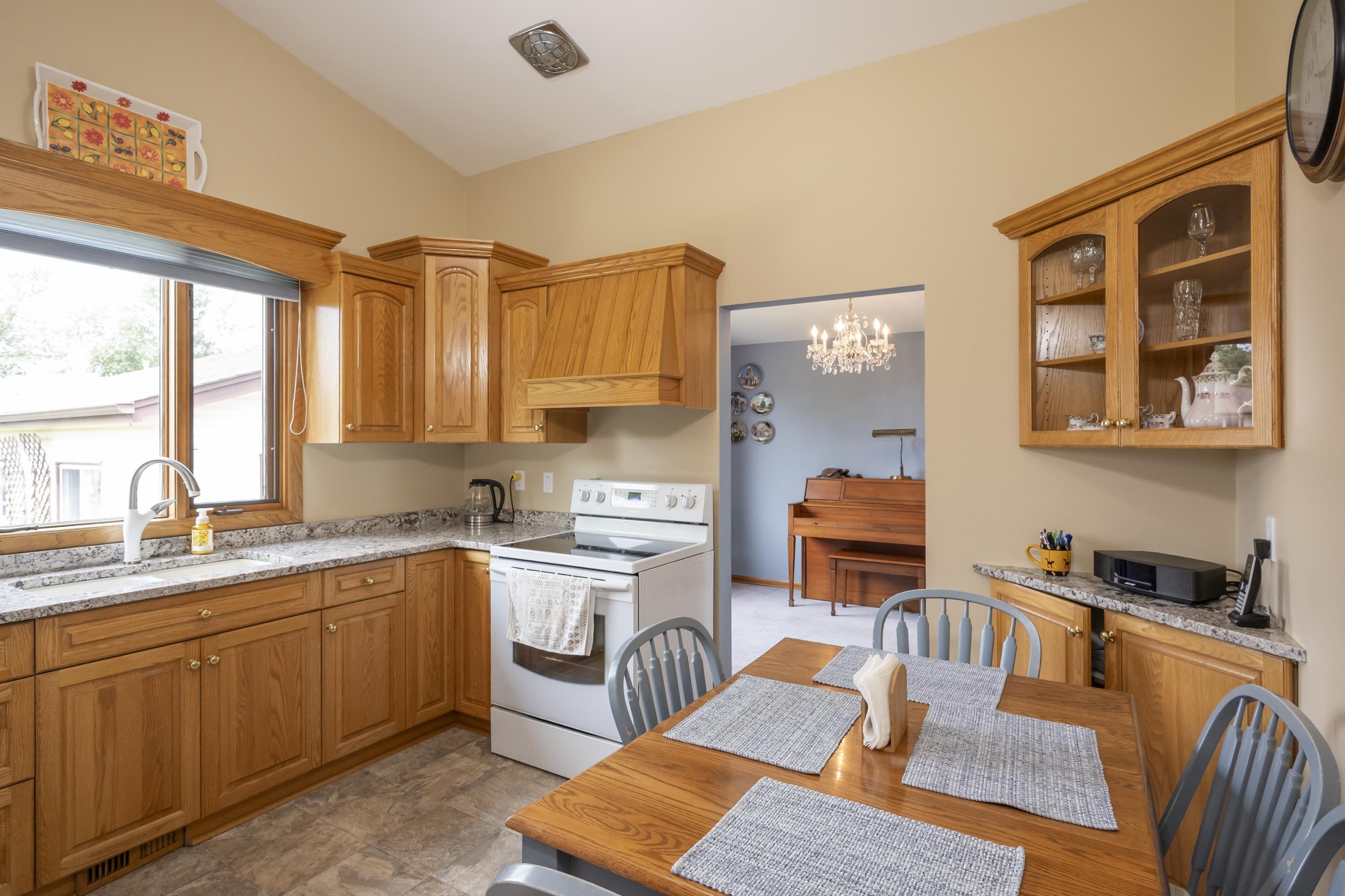 236 Poplar Ave, Thunder Bay, ON - Indoor Photo Showing Other Room