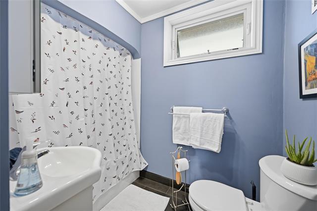 291 Campbell St, Winnipeg, MB - Indoor Photo Showing Bathroom
