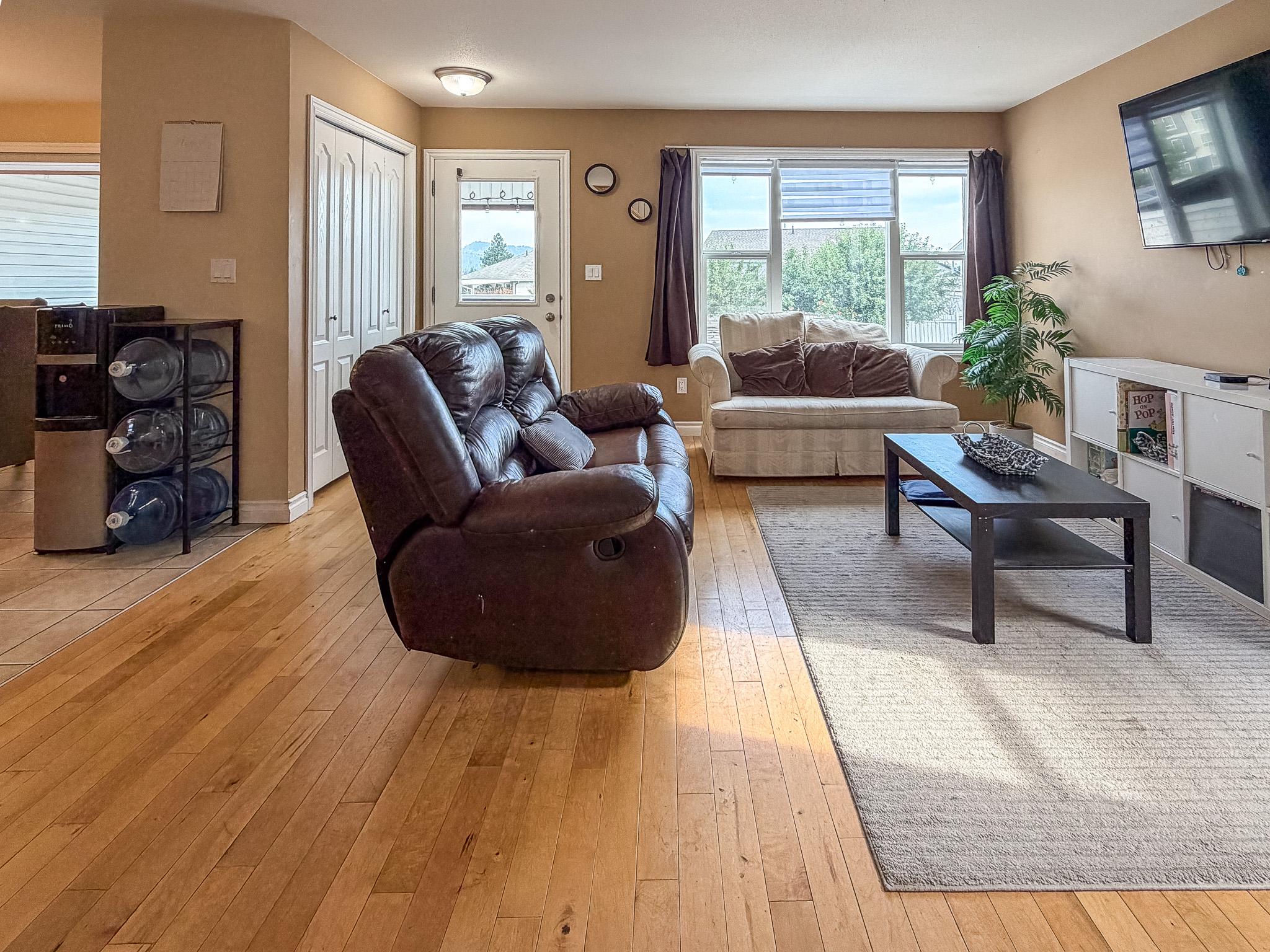 2-188 9Th S Street, Cranbrook, BC - Indoor Photo Showing Living Room