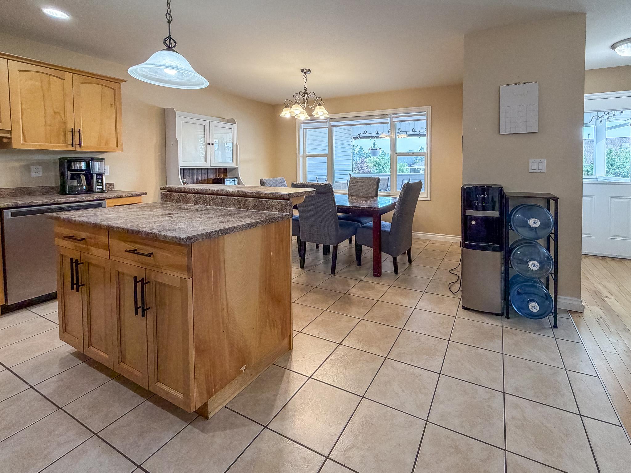 2-188 9Th S Street, Cranbrook, BC - Indoor Photo Showing Kitchen