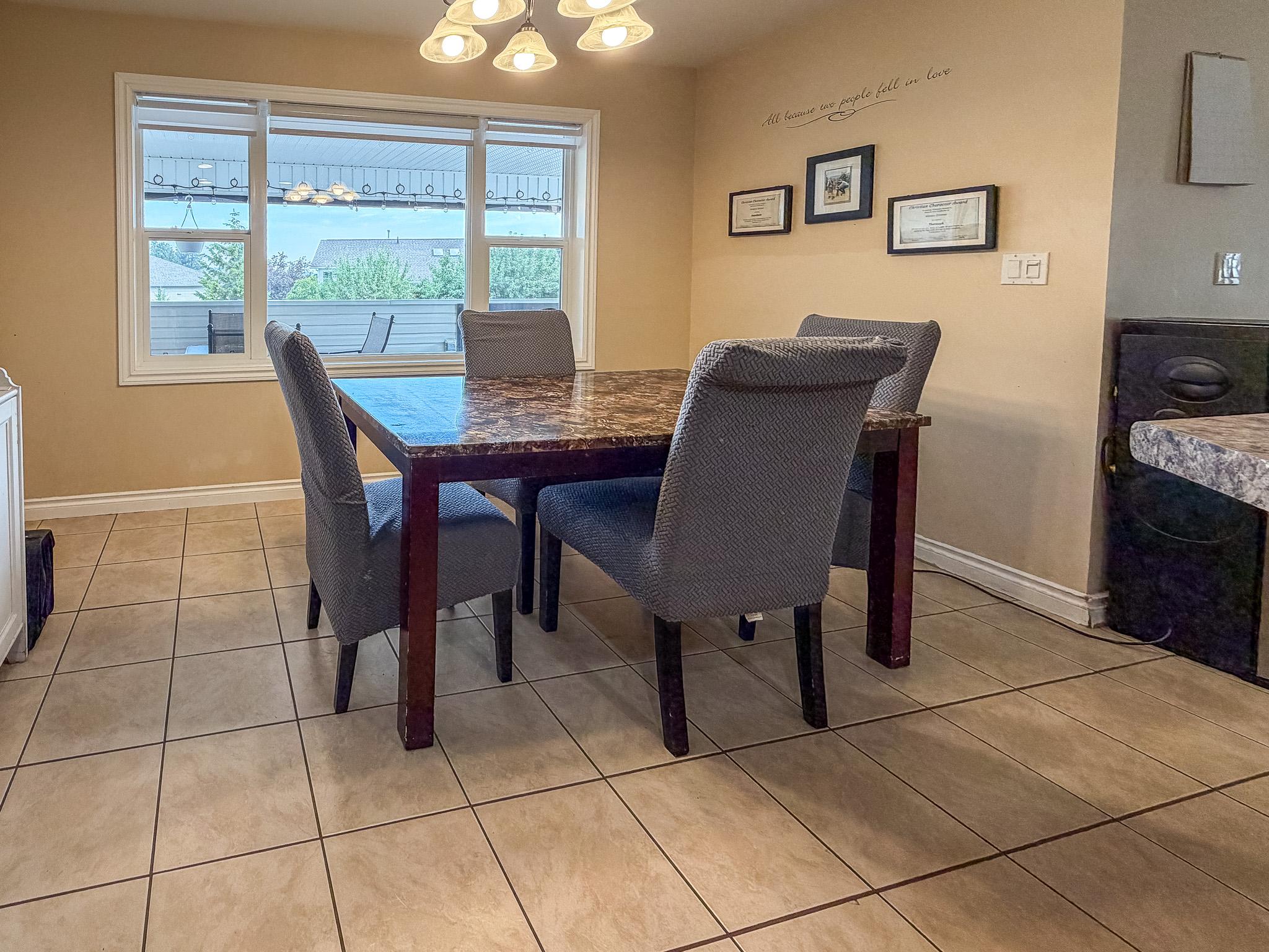 2-188 9Th S Street, Cranbrook, BC - Indoor Photo Showing Dining Room