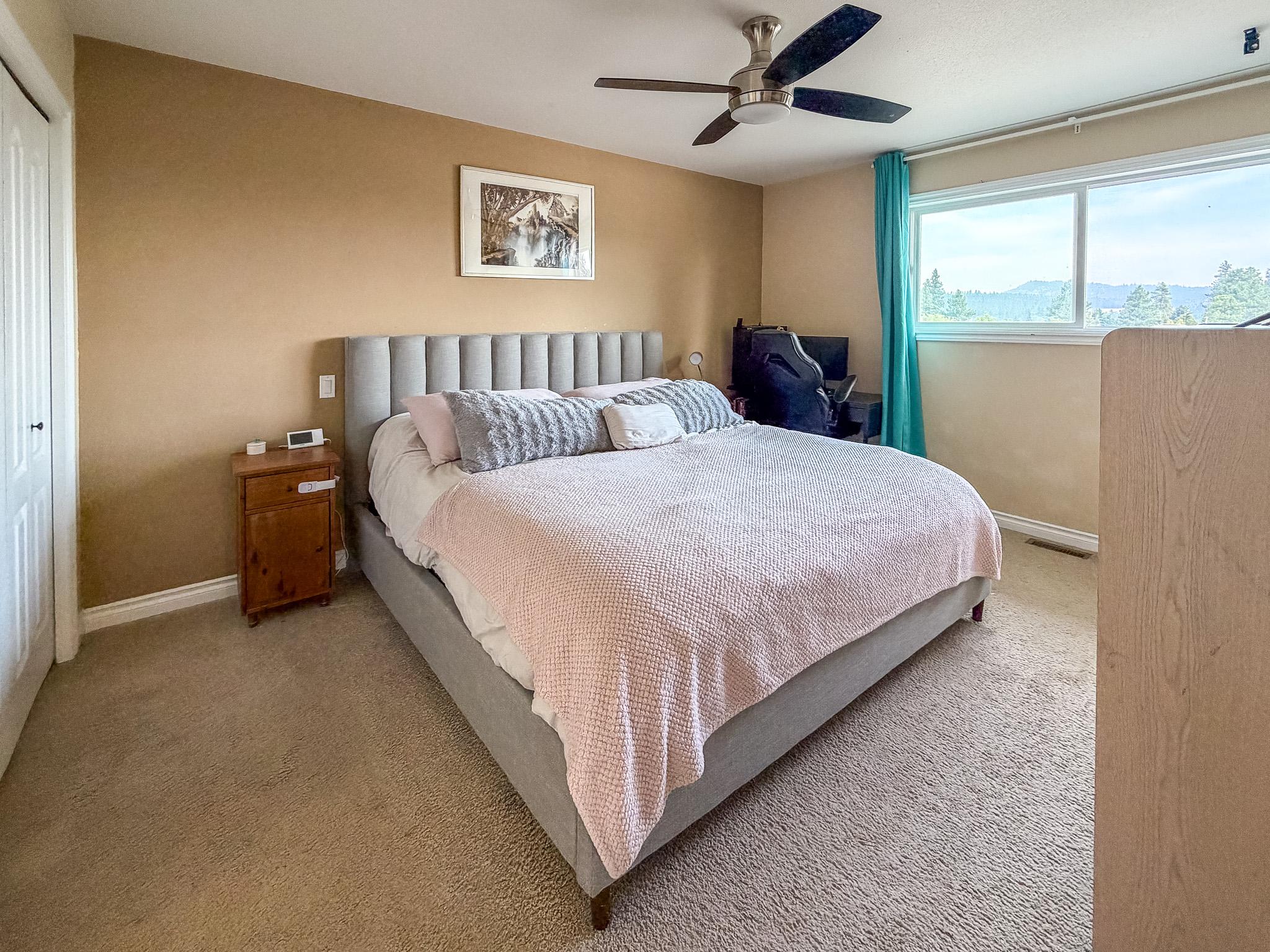 2-188 9Th S Street, Cranbrook, BC - Indoor Photo Showing Bedroom
