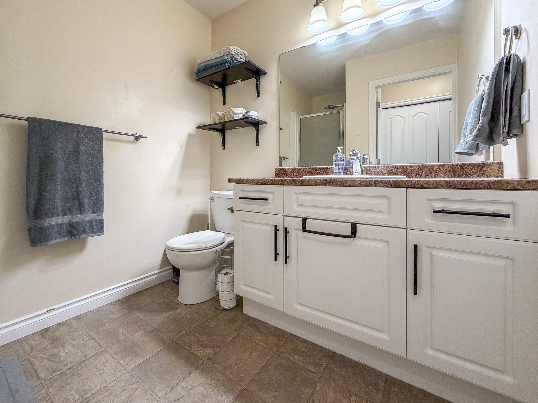2-188 9Th S Street, Cranbrook, BC - Indoor Photo Showing Bathroom