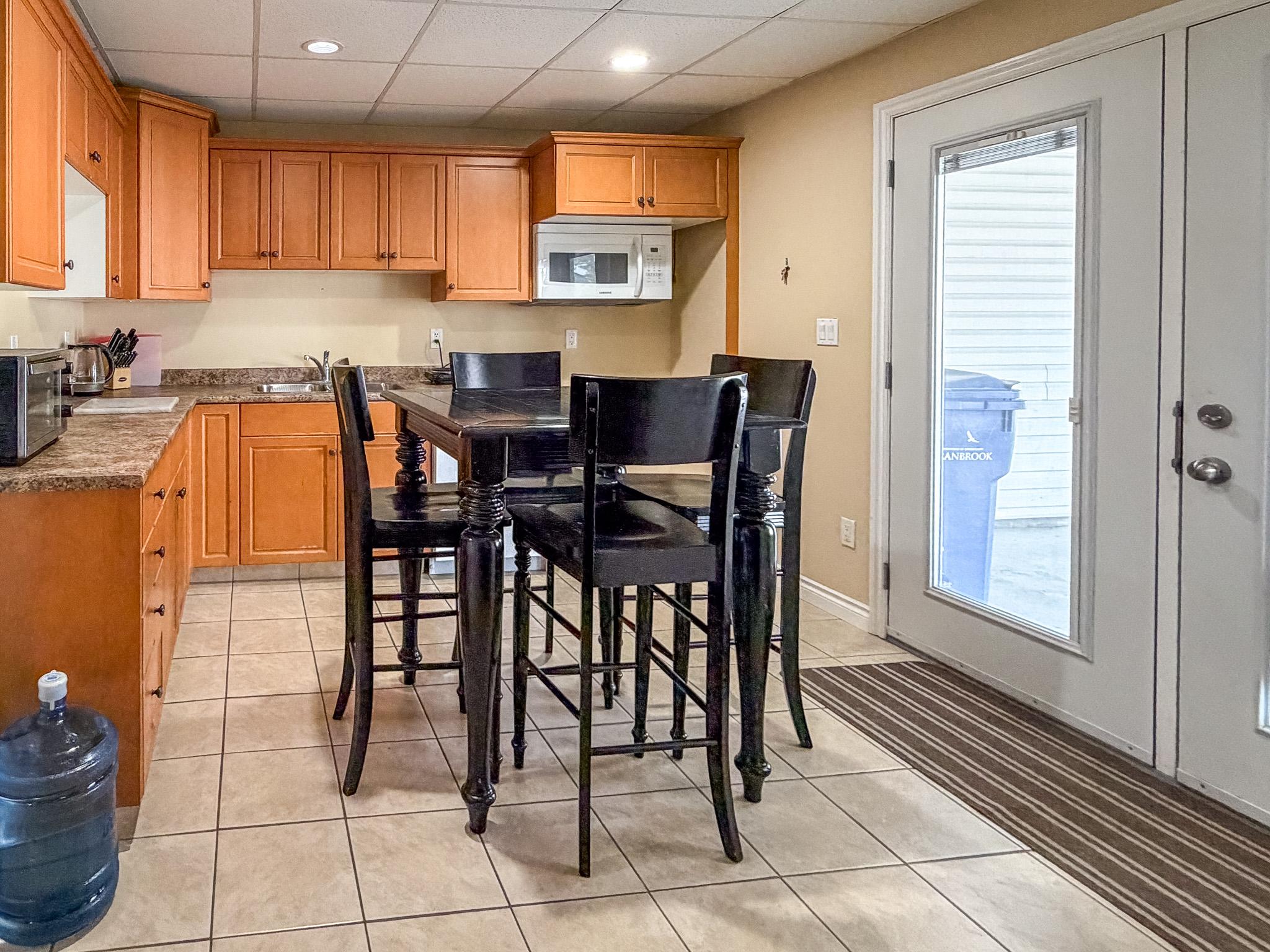 2-188 9Th S Street, Cranbrook, BC - Indoor Photo Showing Kitchen