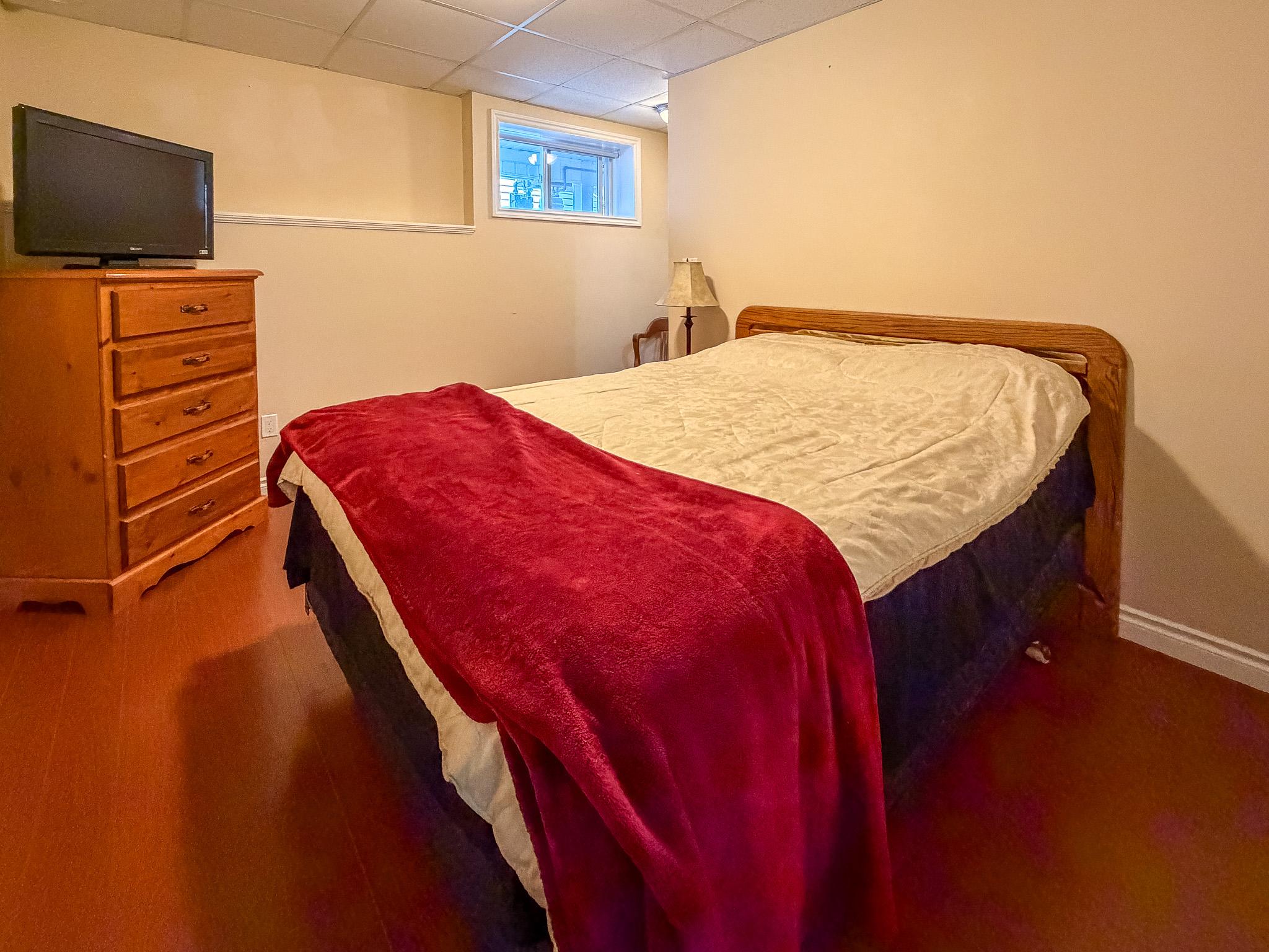 2-188 9Th S Street, Cranbrook, BC - Indoor Photo Showing Bedroom