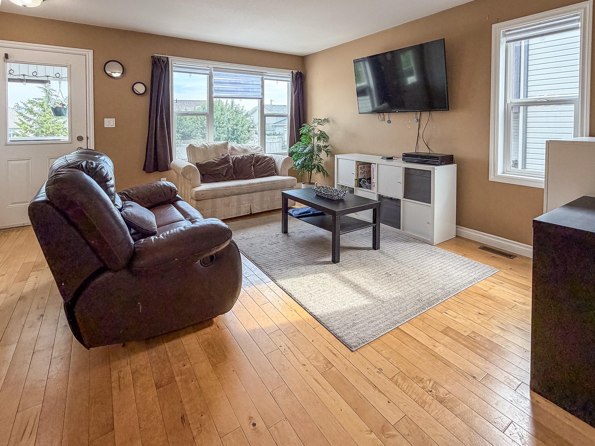 2-188 9Th S Street, Cranbrook, BC - Indoor Photo Showing Living Room