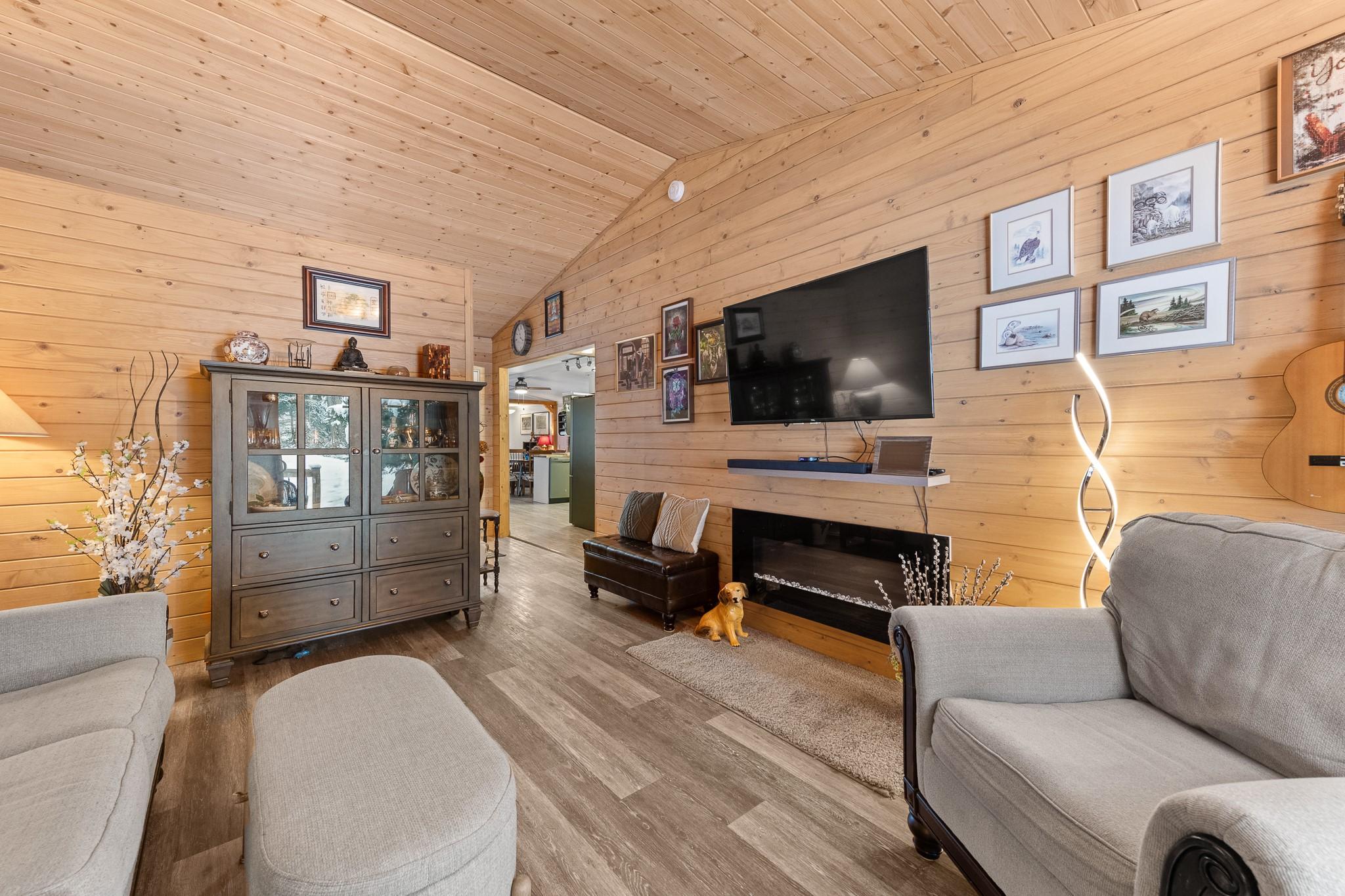 5807 Birch Avenue, Kitchener, BC