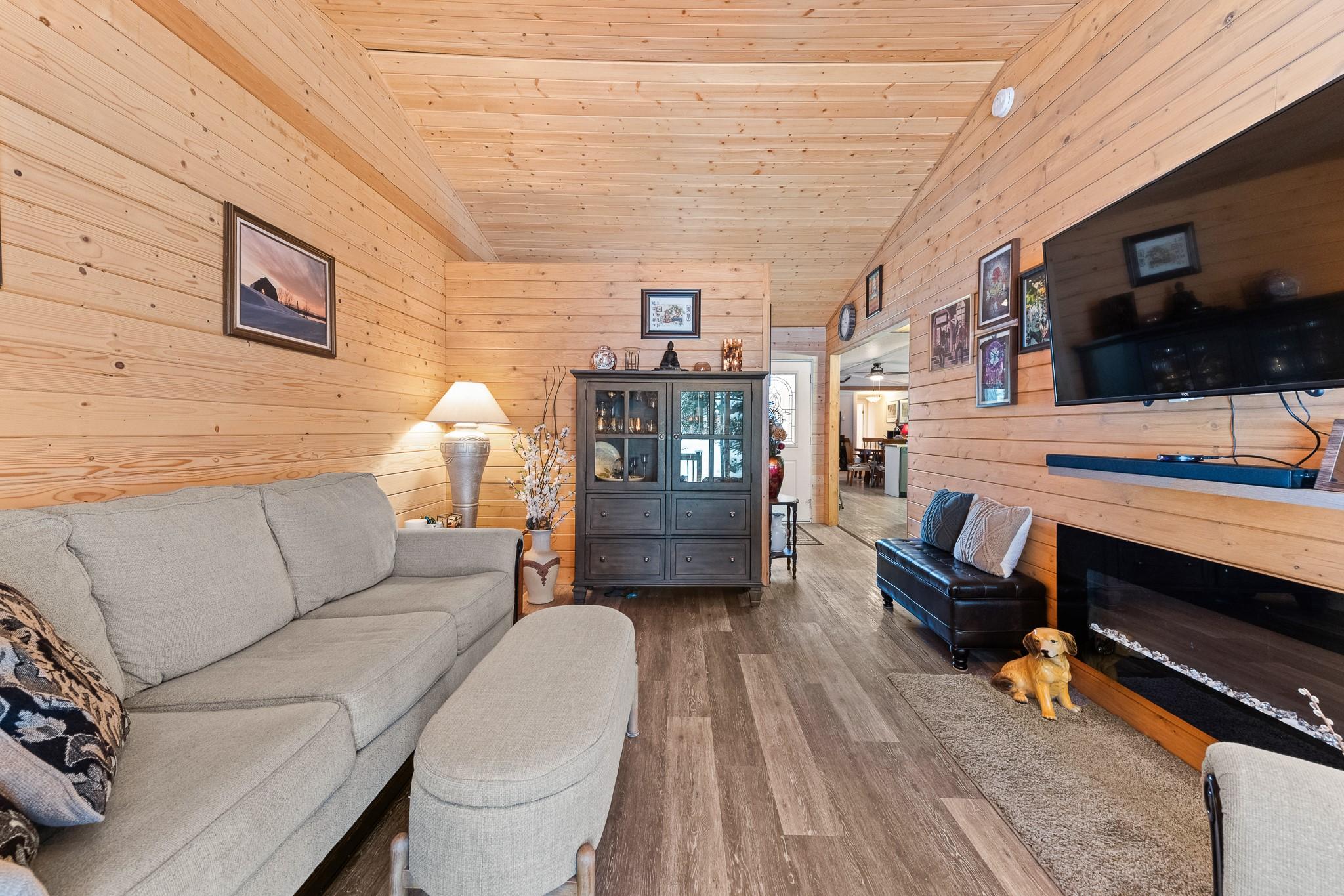 5807 Birch Avenue, Kitchener, BC