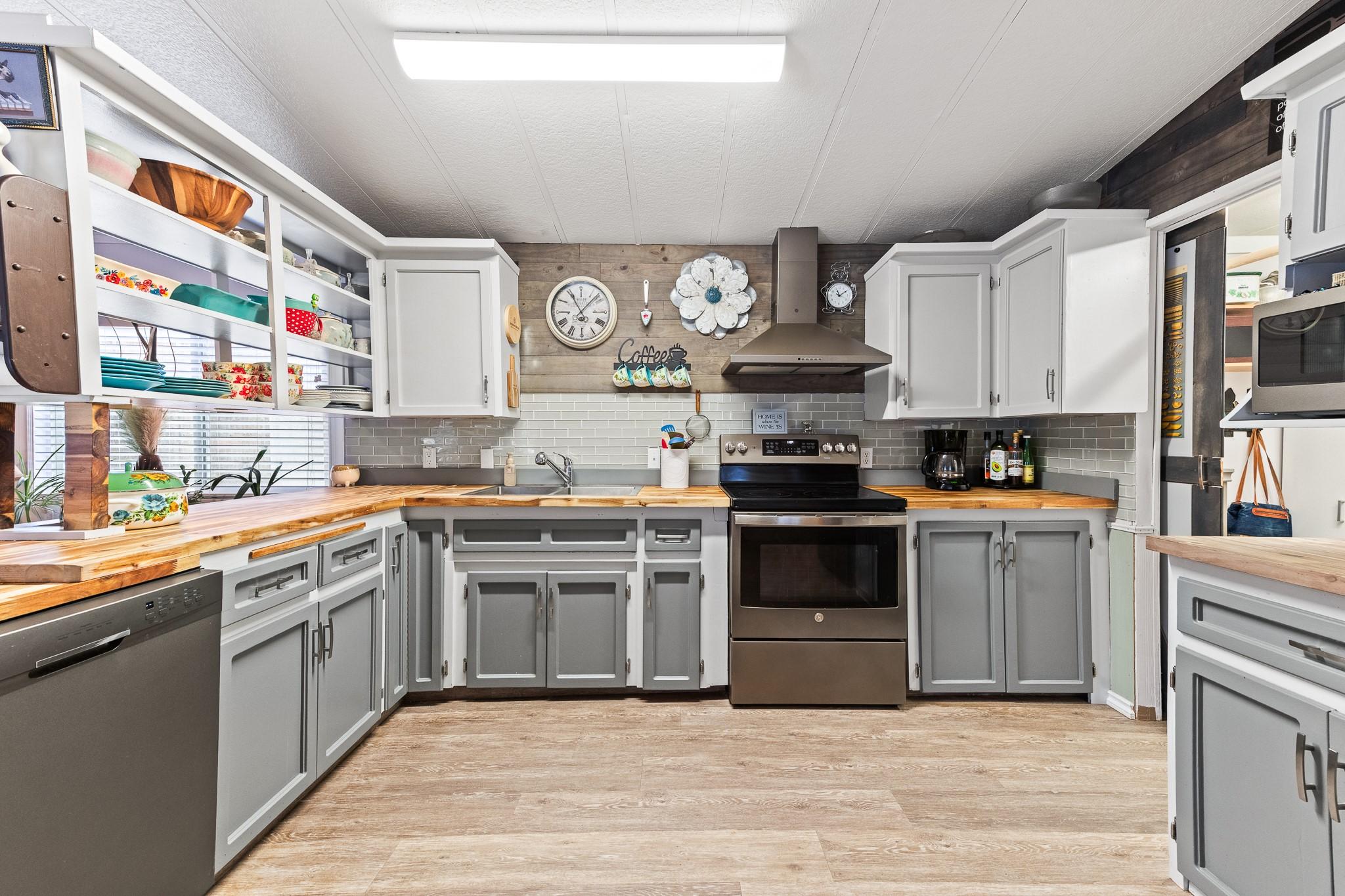 5807 Birch Avenue, Kitchener, BC