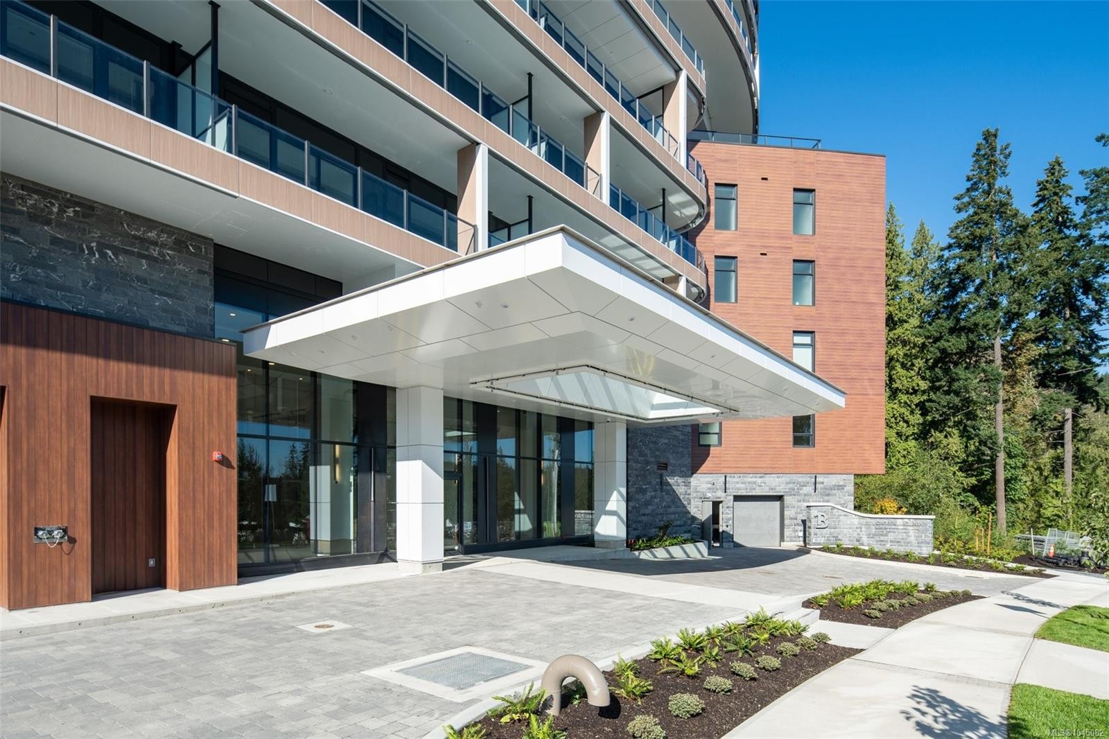 #1118-2000 Hannington Rd, Langford, BC - Outdoor