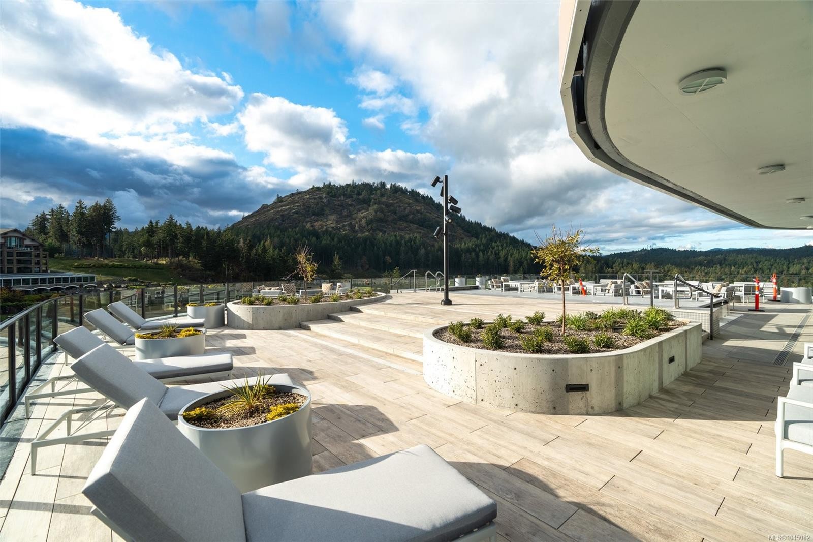 #1118-2000 Hannington Rd, Langford, BC - Outdoor With View
