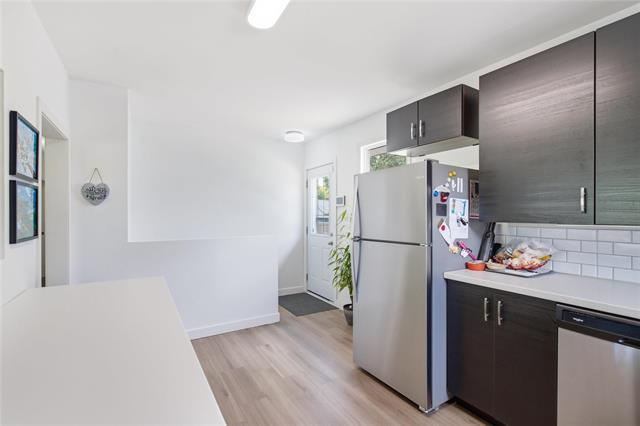 440 Chelsea Ave, Winnipeg, MB - Indoor Photo Showing Kitchen