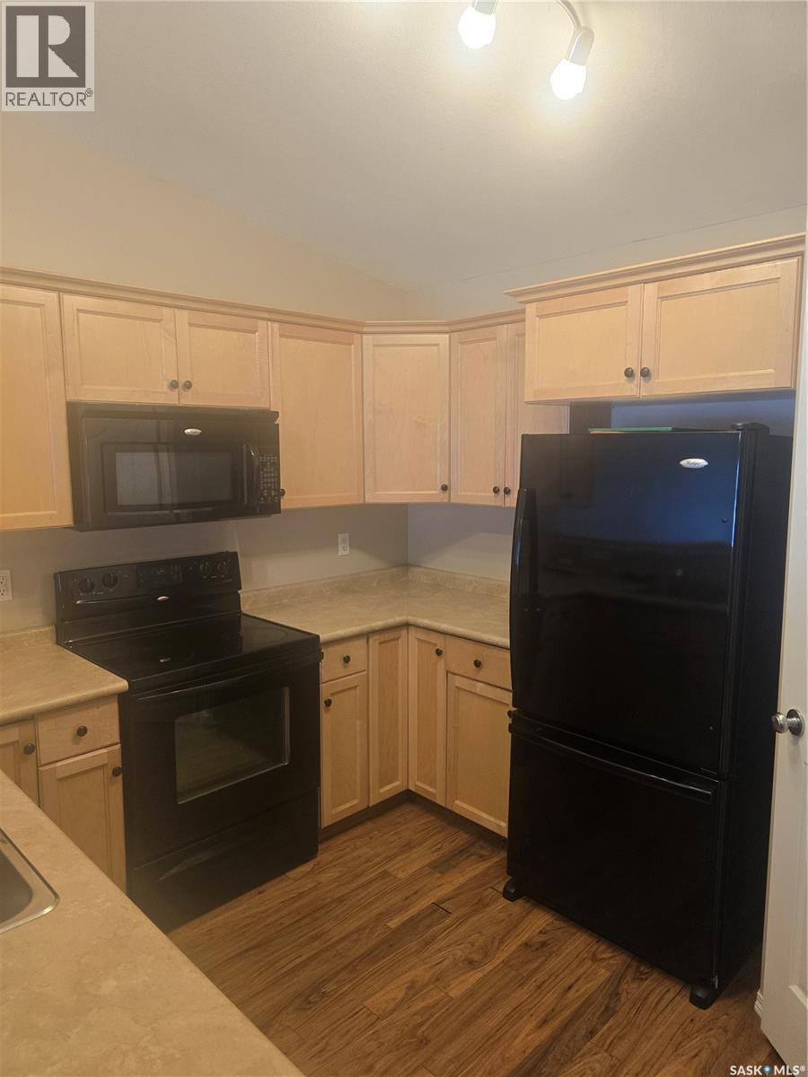 53 4425 Nicurity Drive, Regina, SK - Indoor Photo Showing Kitchen