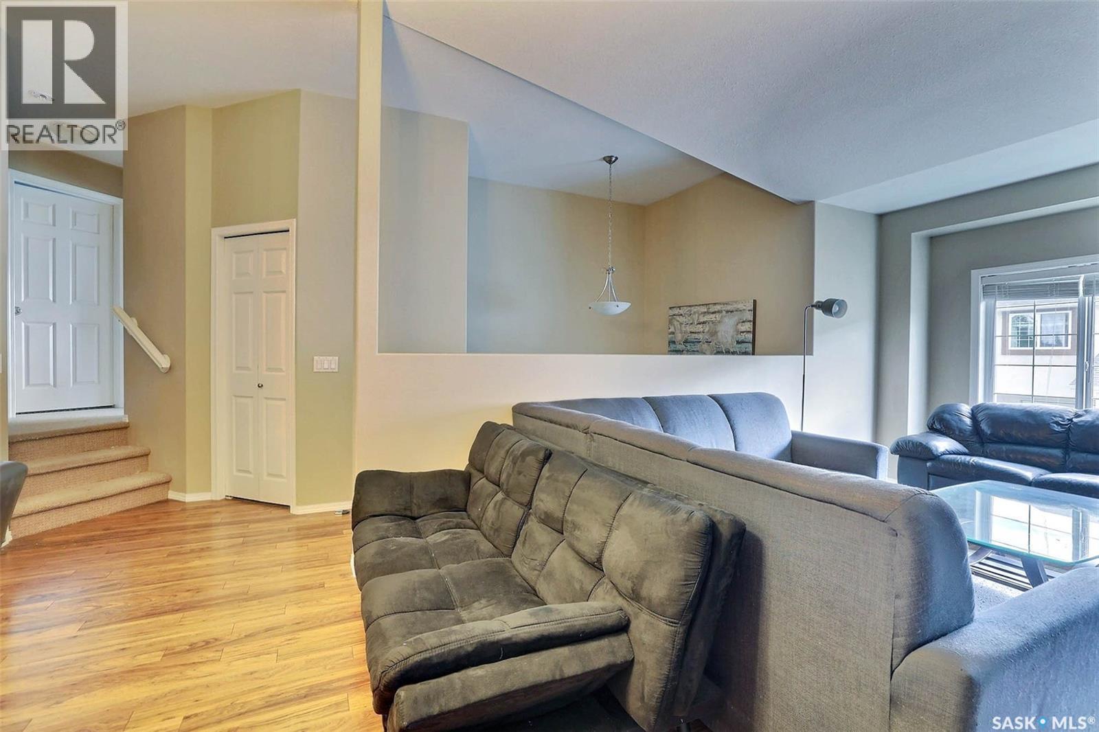 53 4425 Nicurity Drive, Regina, SK - Indoor Photo Showing Living Room