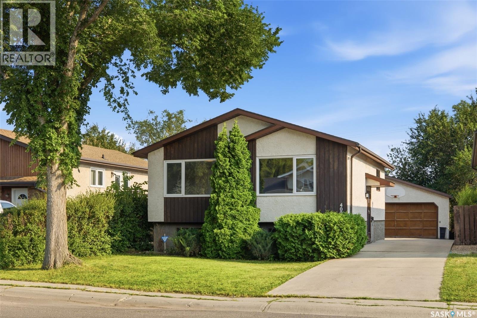 402 Fulton Drive, Regina, SK - Outdoor