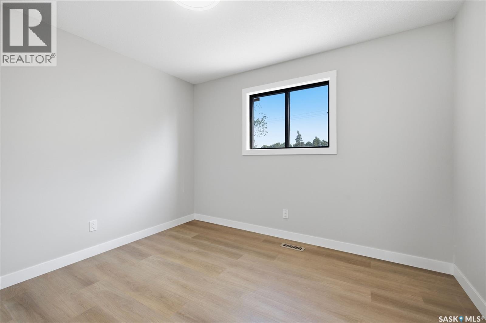 402 Fulton Drive, Regina, SK - Indoor Photo Showing Other Room