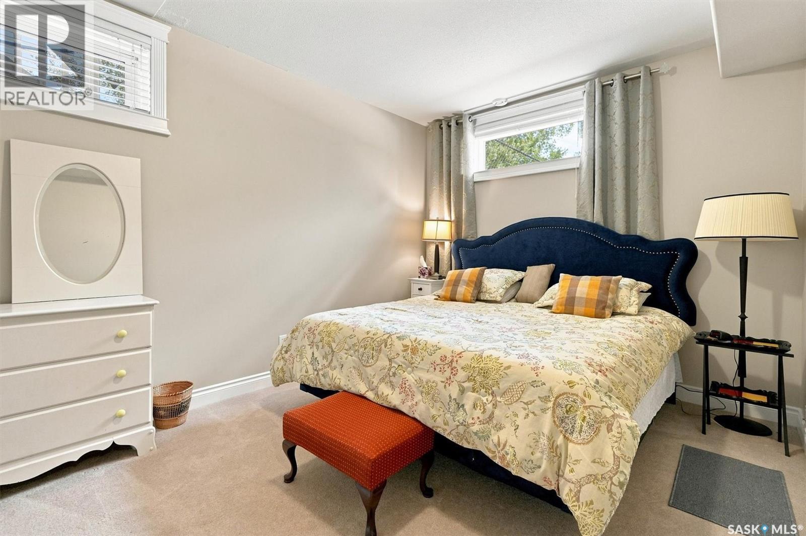226 Brookdale Crescent, Saskatoon, SK - Indoor Photo Showing Bedroom