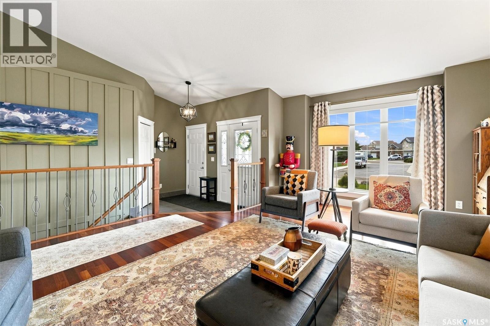 226 Brookdale Crescent, Saskatoon, SK - Indoor Photo Showing Living Room