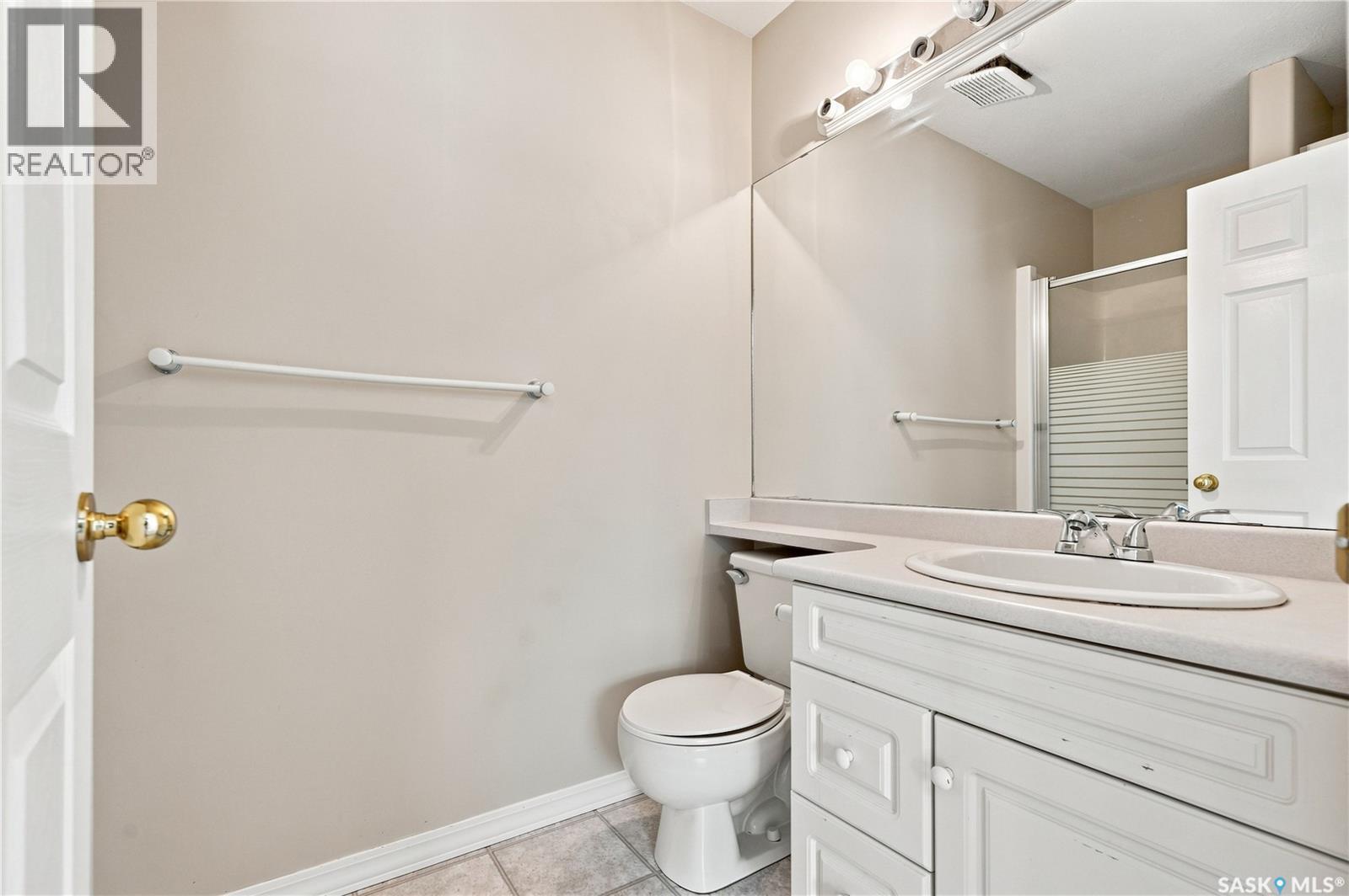 210 Beerling Crescent, Saskatoon, SK - Indoor Photo Showing Bathroom