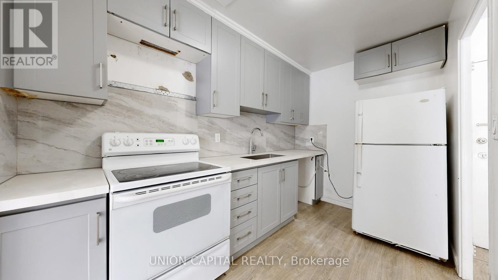 126 - 10 Eddystone Avenue, Toronto, ON - Indoor Photo Showing Kitchen