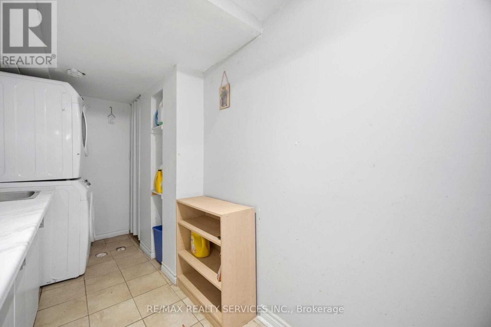 29 Lonestar Crescent, Brampton, ON - Indoor