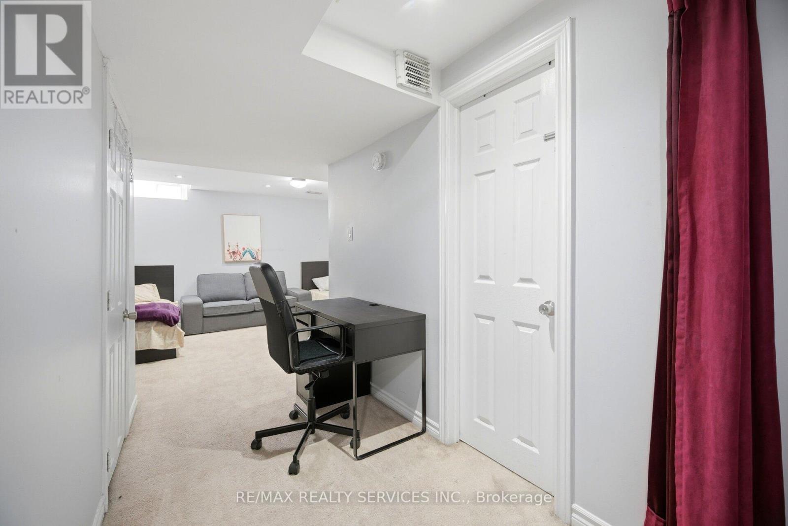 29 Lonestar Crescent, Brampton, ON - Indoor