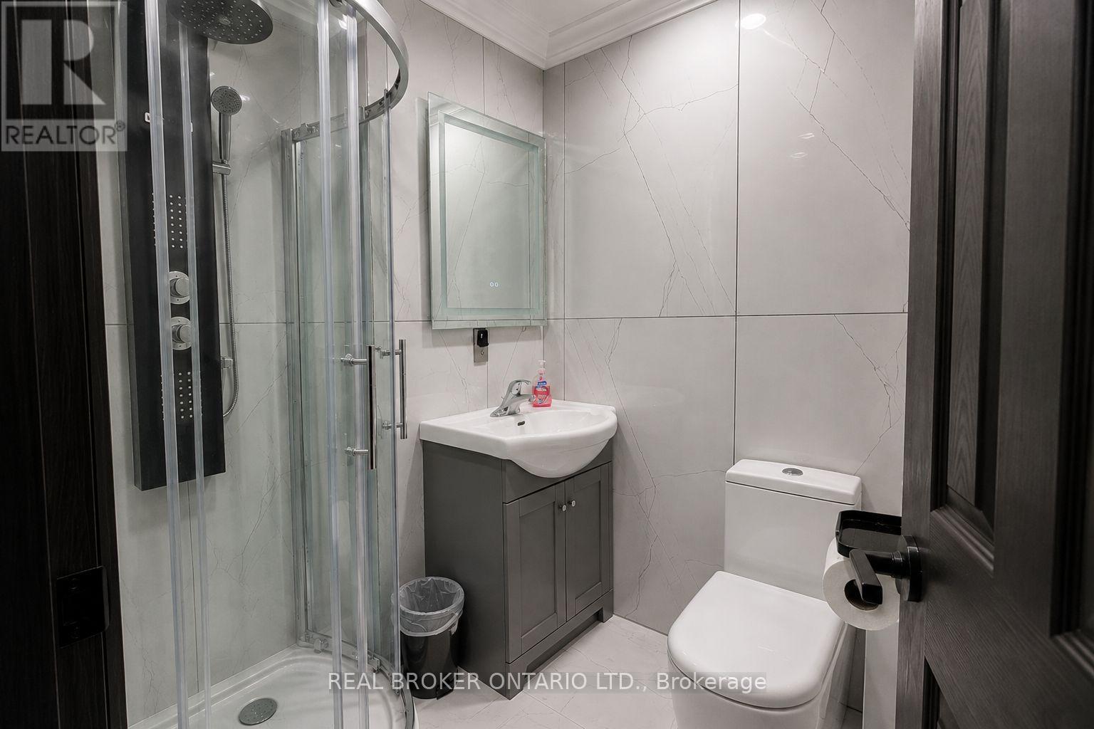 21 Kendleton Drive, Toronto, ON - Indoor Photo Showing Bathroom