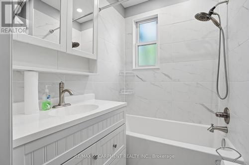 96 Paling Avenue, Hamilton, ON - Indoor Photo Showing Bathroom