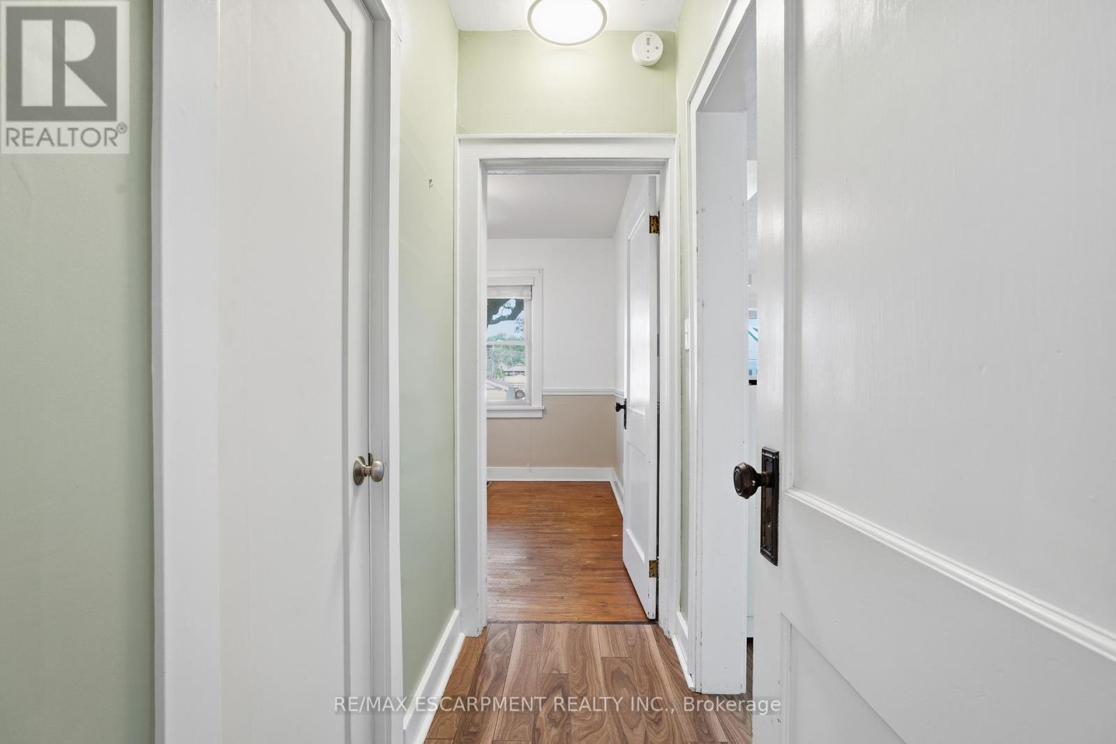 96 Paling Avenue, Hamilton, ON - Indoor Photo Showing Other Room